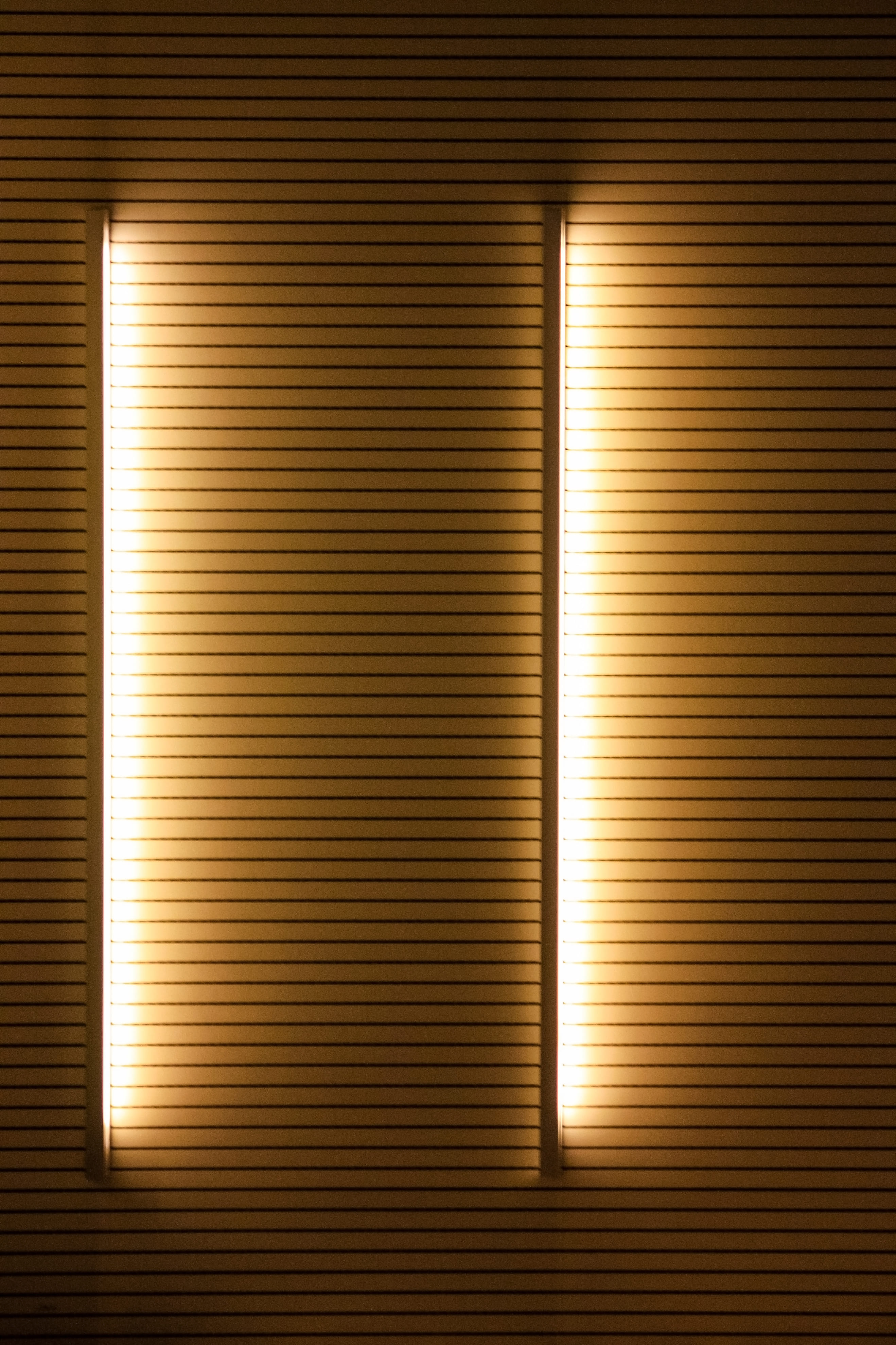 Lighting World - Chanderlier with gold crystal