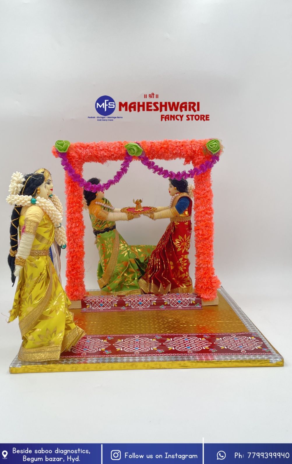 Aarthi Scene Doll Set