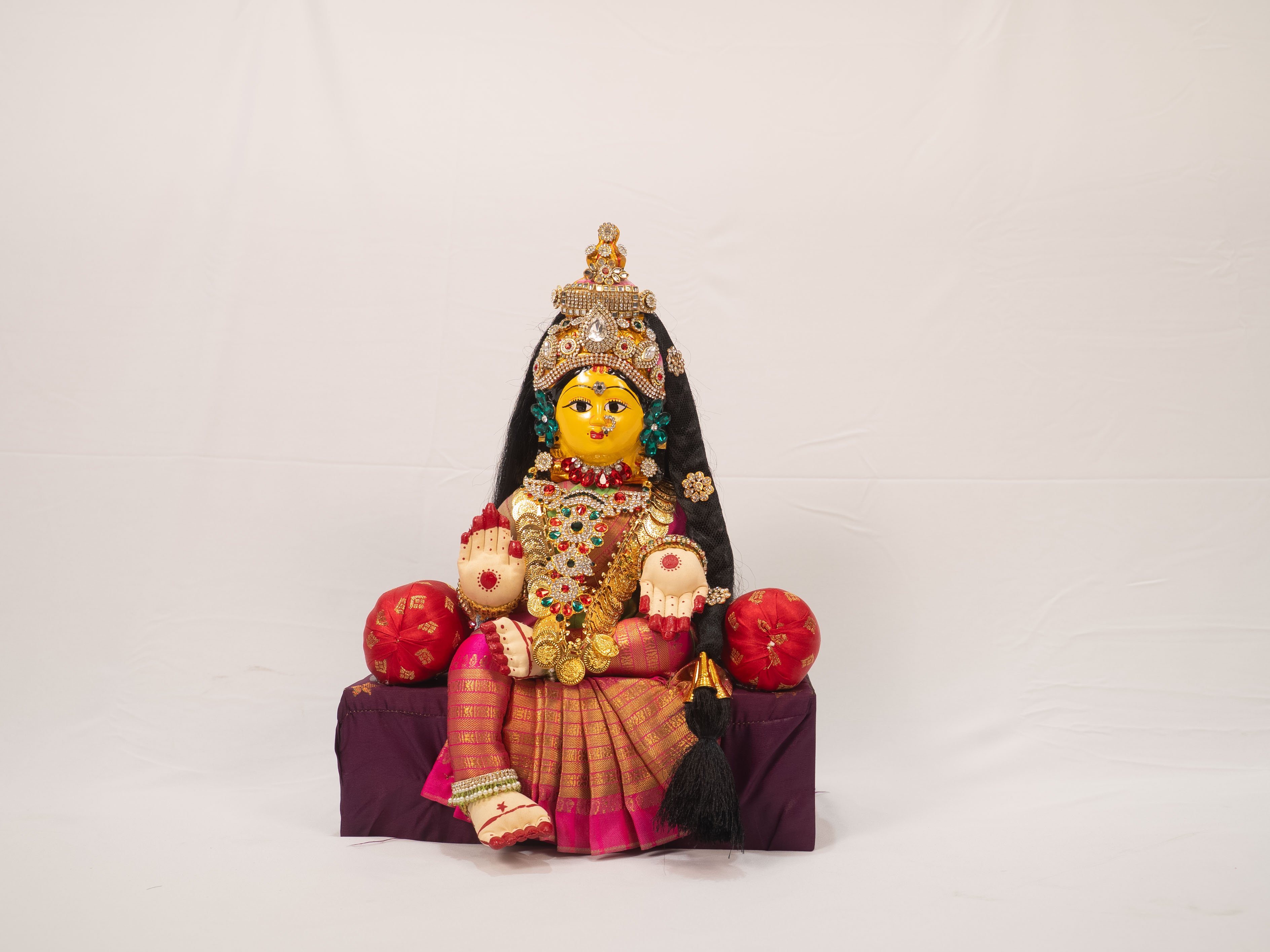 Maheshwari Fancy Store - Varalakshmi Sofa Decoration Body