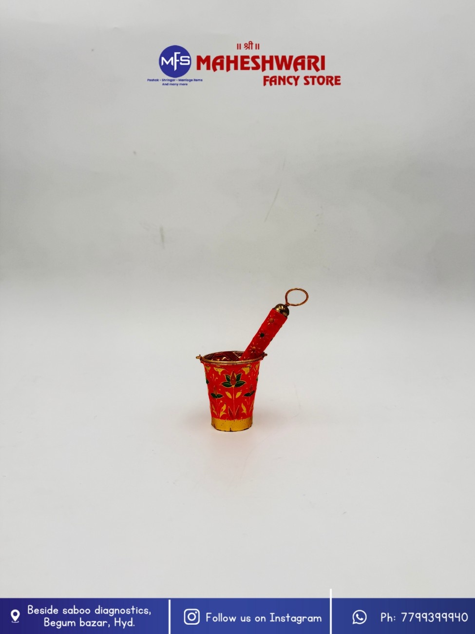 Maheshwari Fancy Store - Floral Red Bucket and Pichkari Set