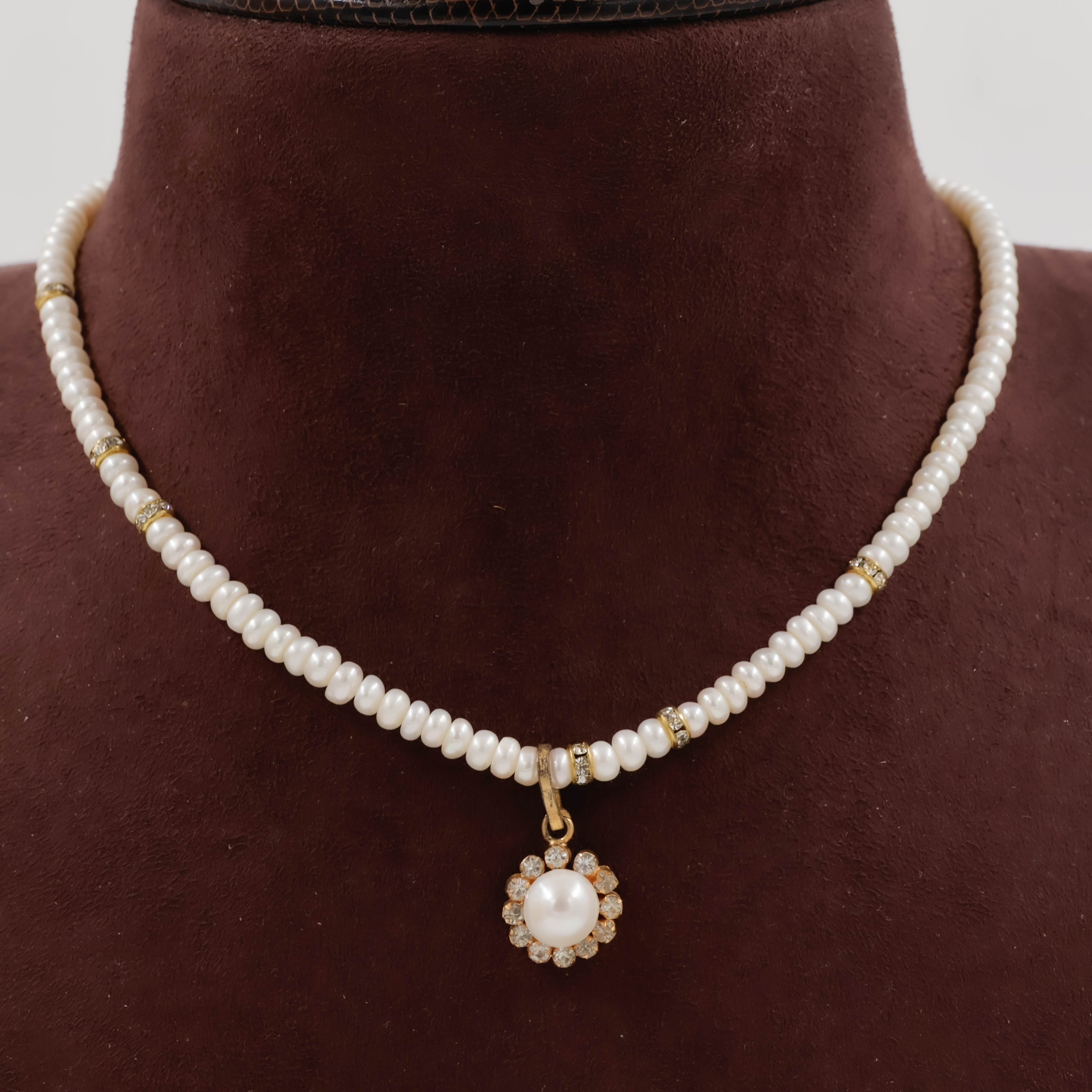 Pearls Necklace Set - 
