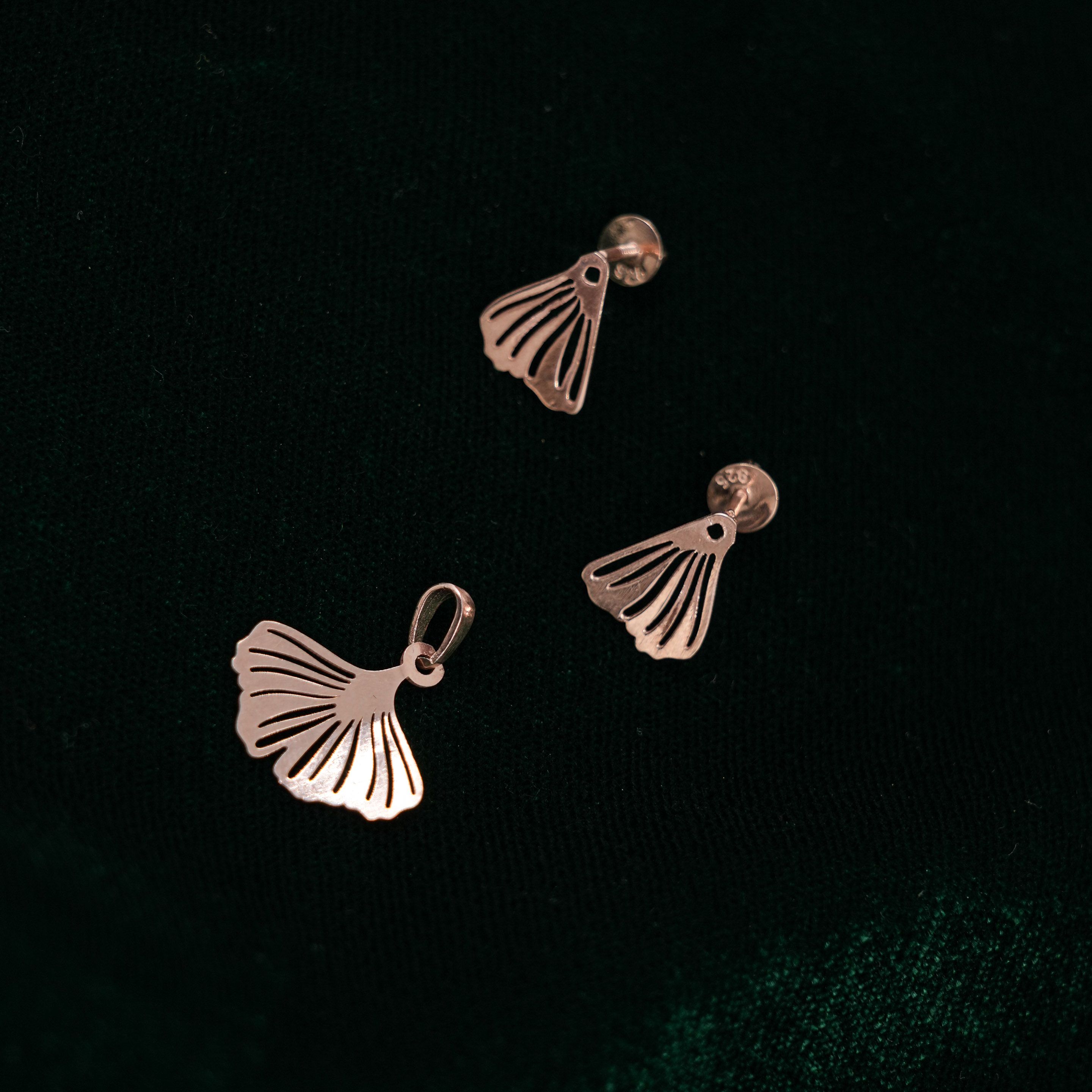 Silver Ginkgo Pendant