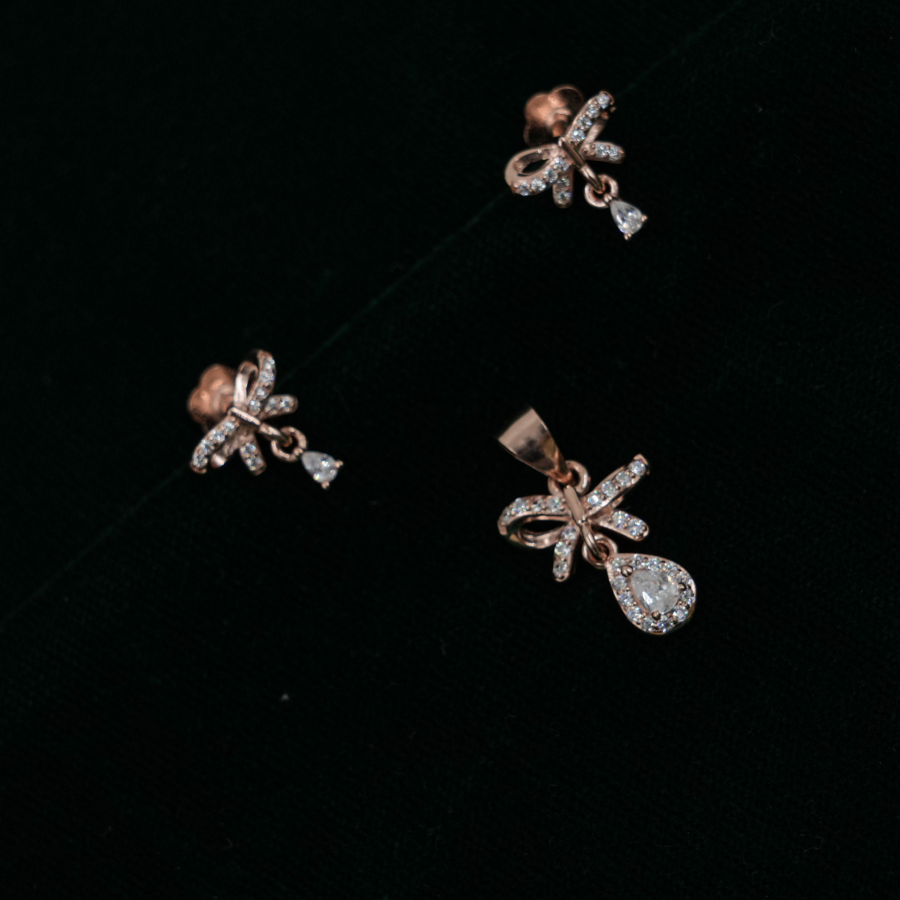 Raag Silver Jewellery - Silver Bow Pendant