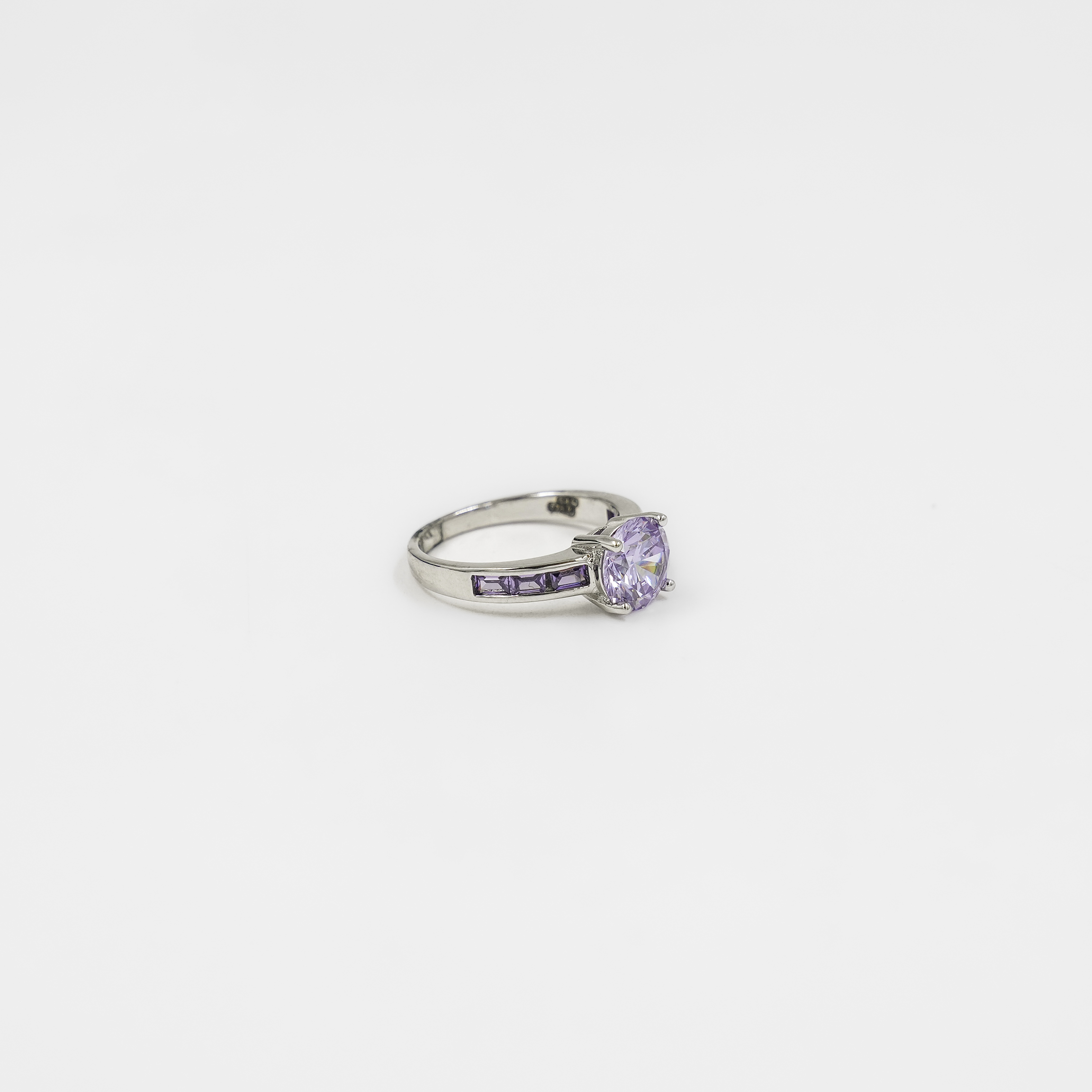 Raag Silver Jewellery - Silver Round Cut Amethyst Gemstone Ring
