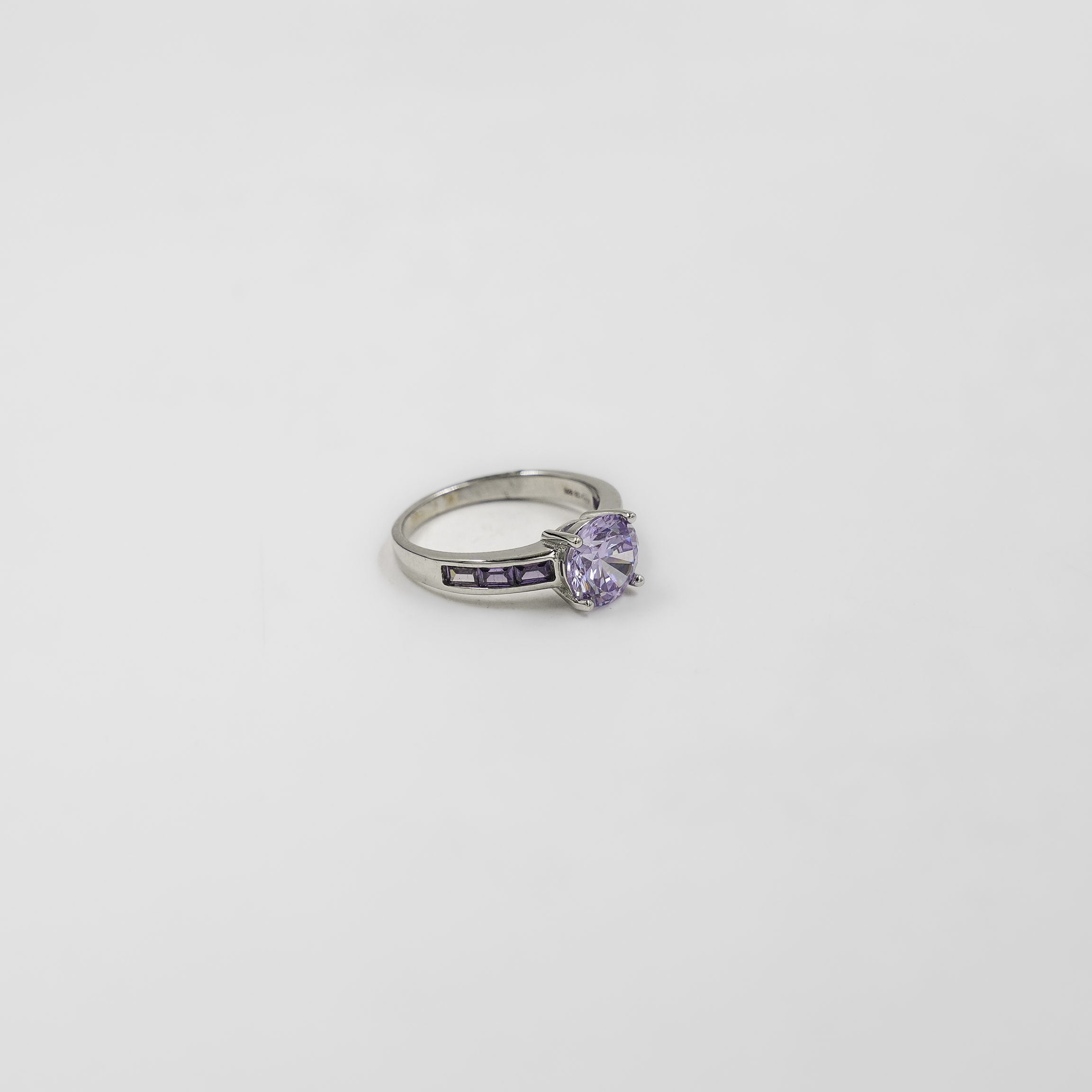 Raag Silver Jewellery - Elegant Silver Ring With Amethyst Gemstone