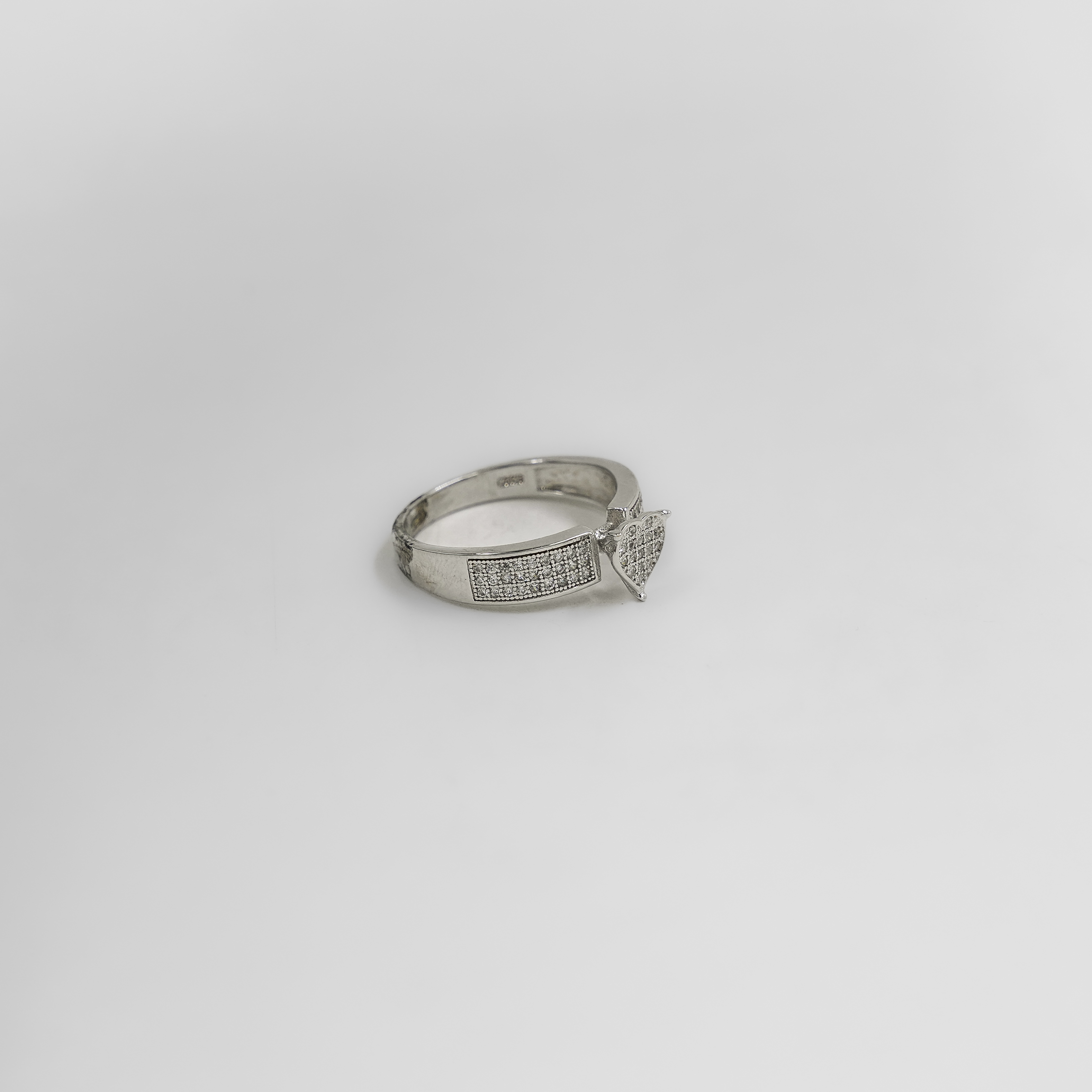 Raag Silver Jewellery - Elegant Silver Heart Ring Accessory