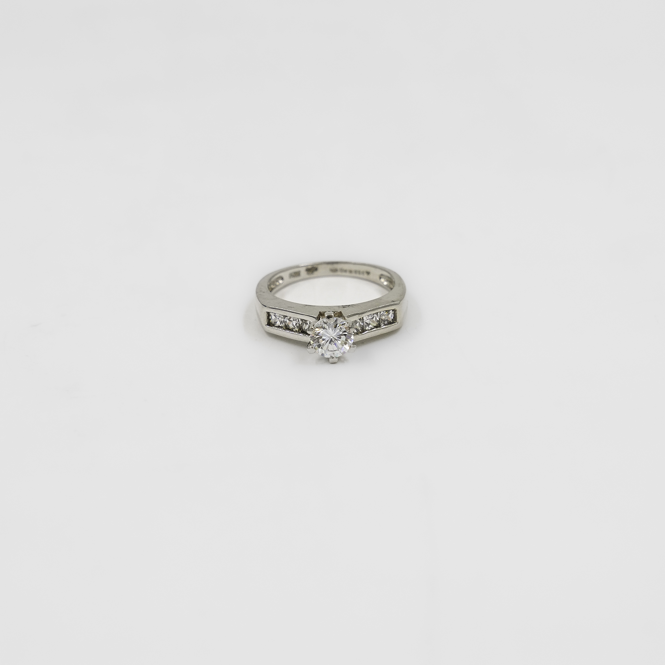 Elegant Sterling Silver Cubic Zirconia Ring