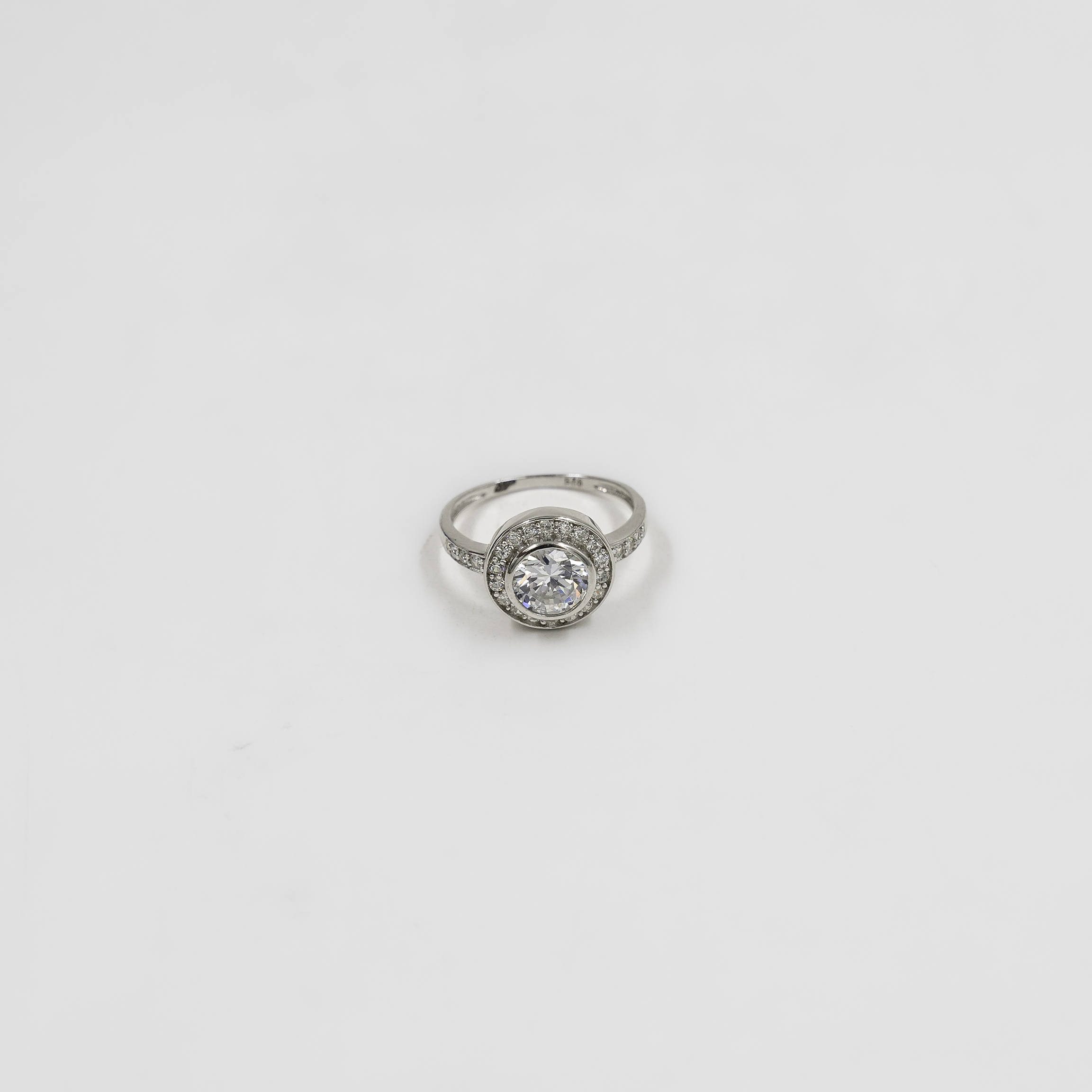 Elegant Sterling Silver Round Cut Diamond