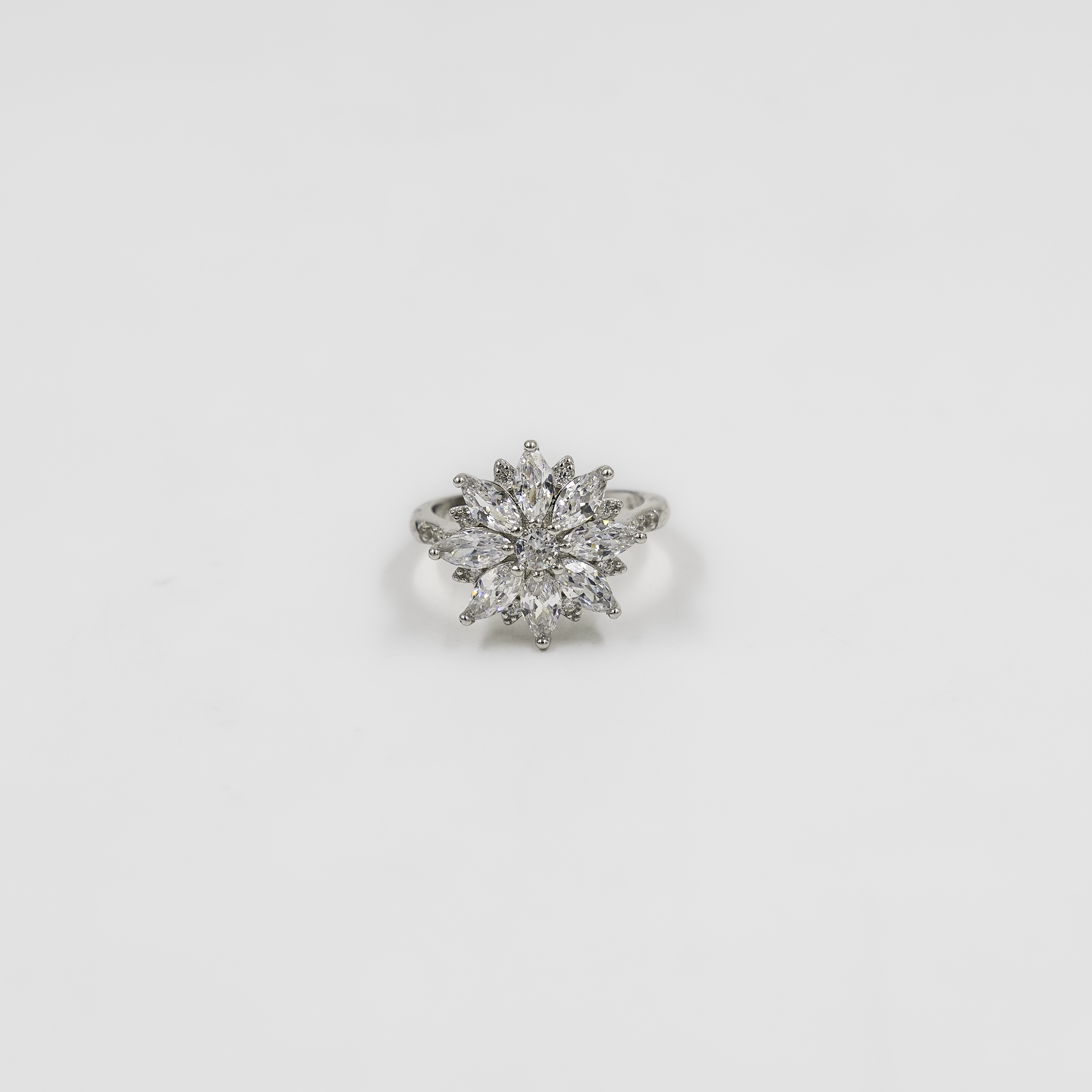 Elegant Sterling Silver Floral Ring