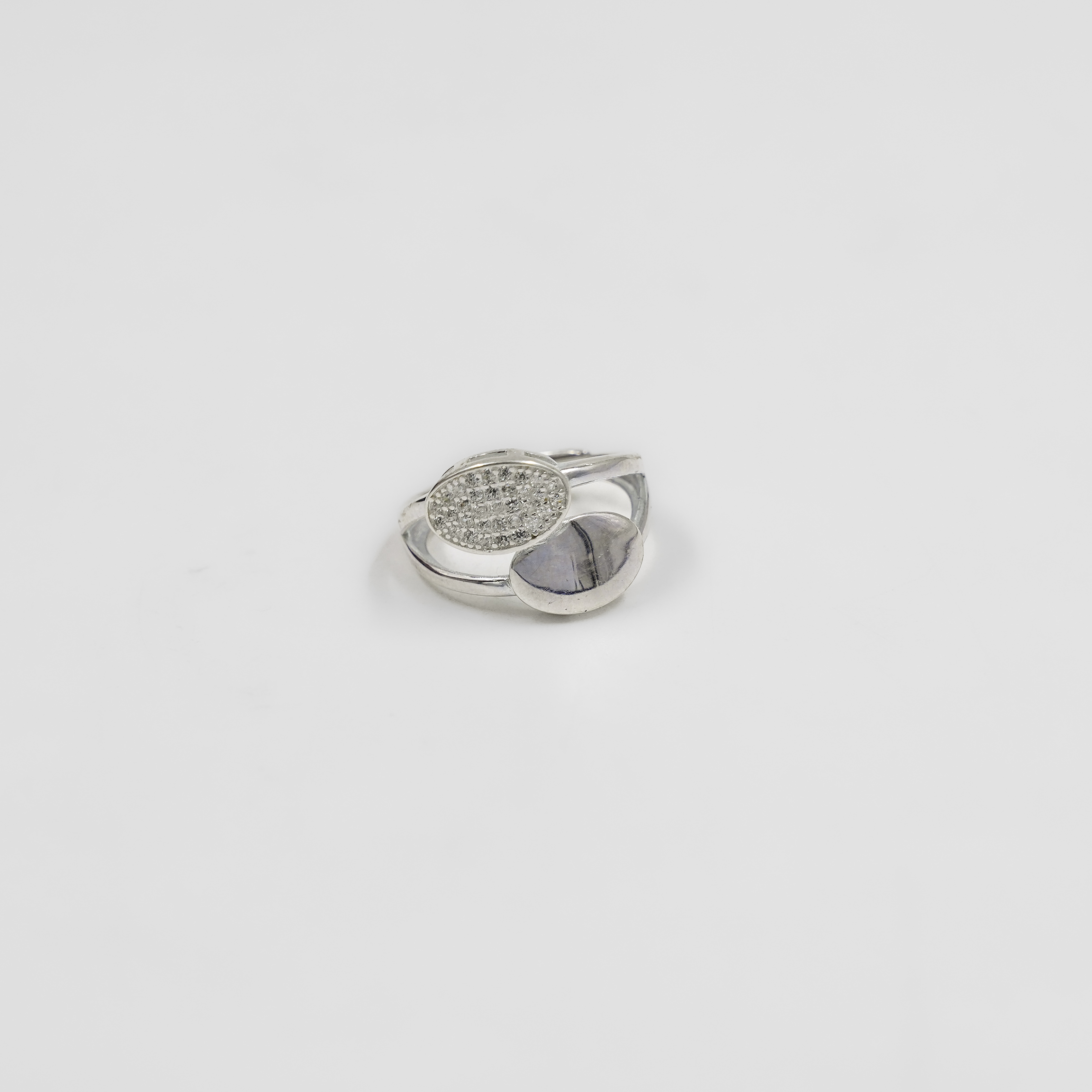 Elegant Silver ed Ring With Sparkling