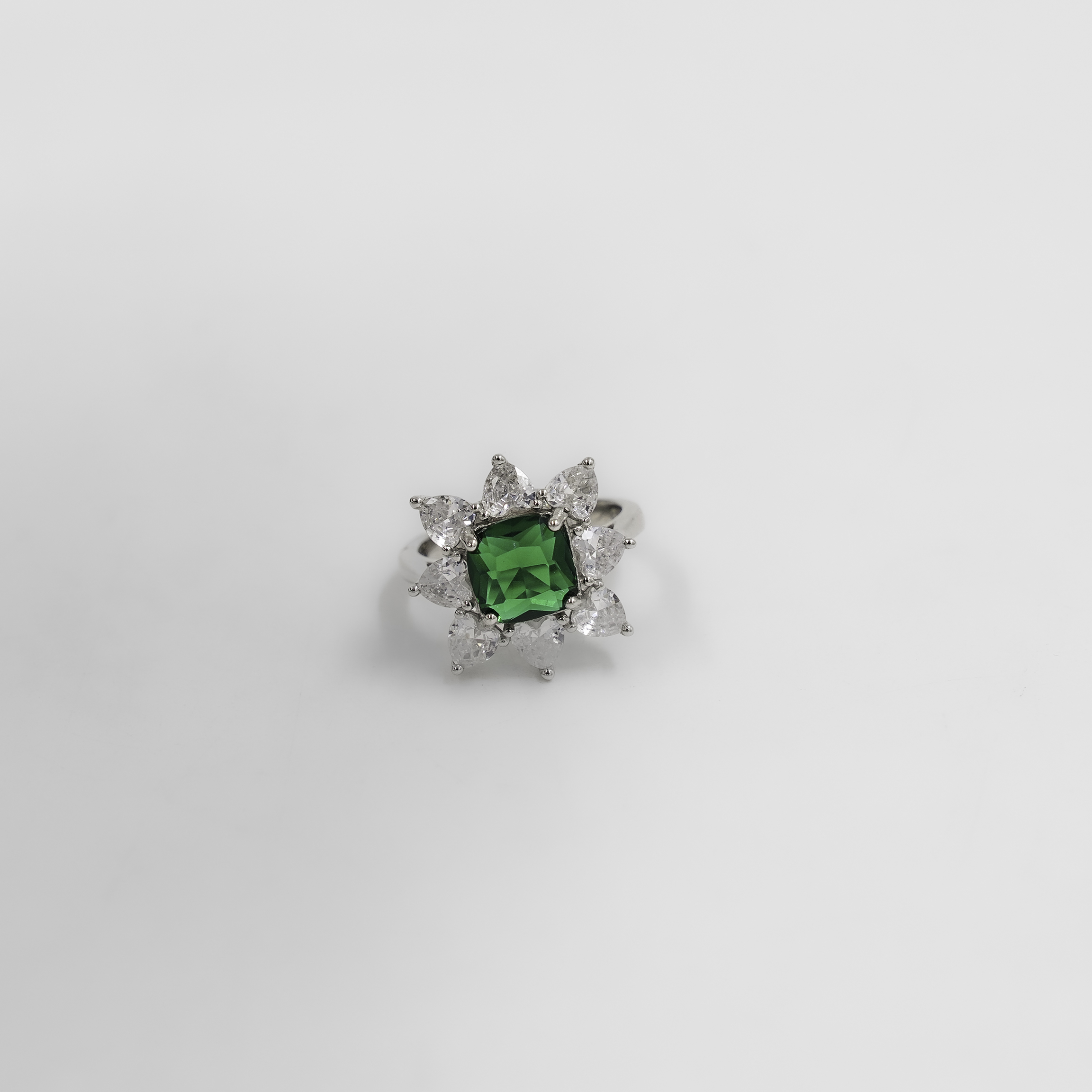 Elegant Silver Ring With Emerald Green
