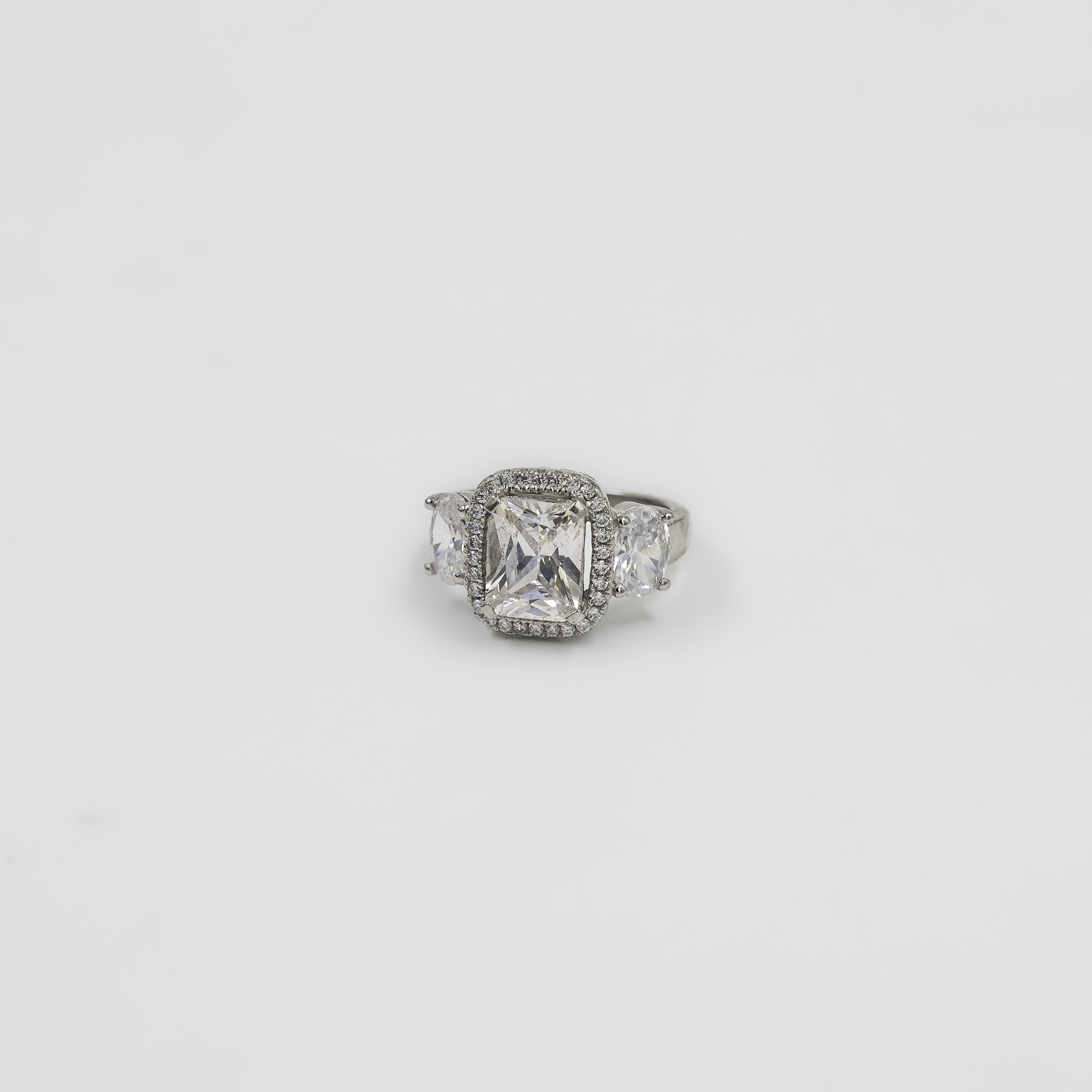 Elegant Silver Cubic Zirconia Ring Classic