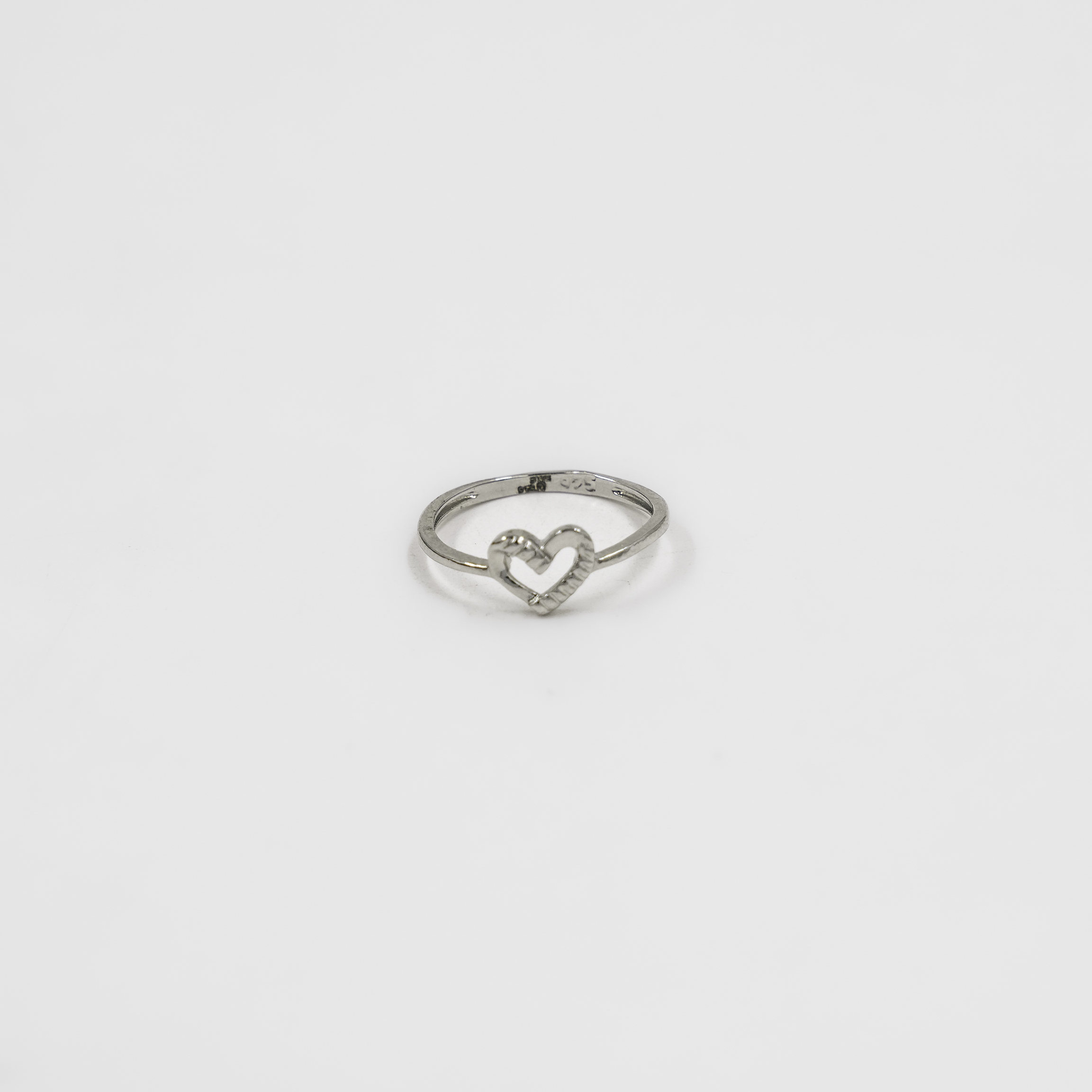 Glamorous Silver Heart Cutout Ring Contemporary