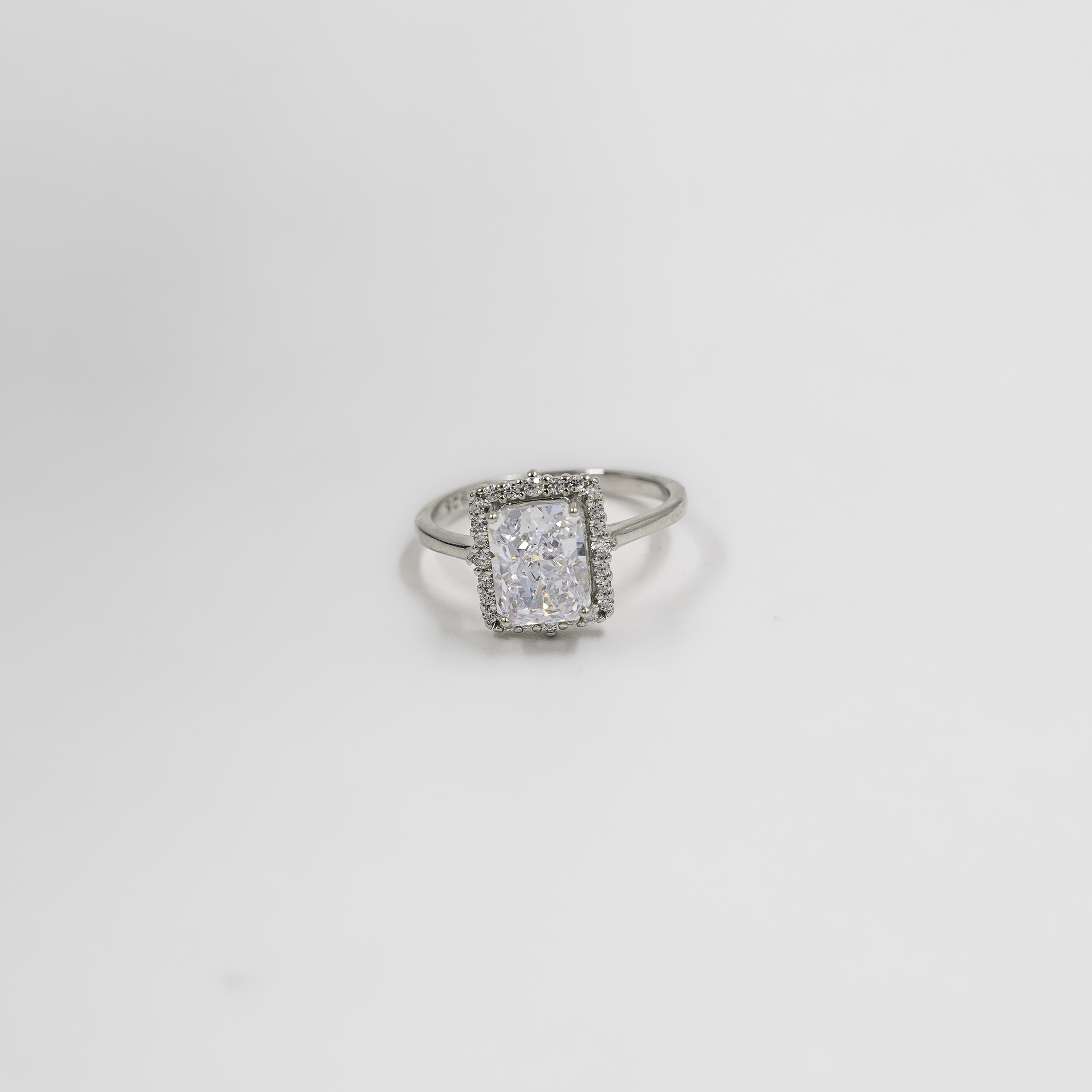 Elegant Silver Cubic Zirconia Ring Rectangular
