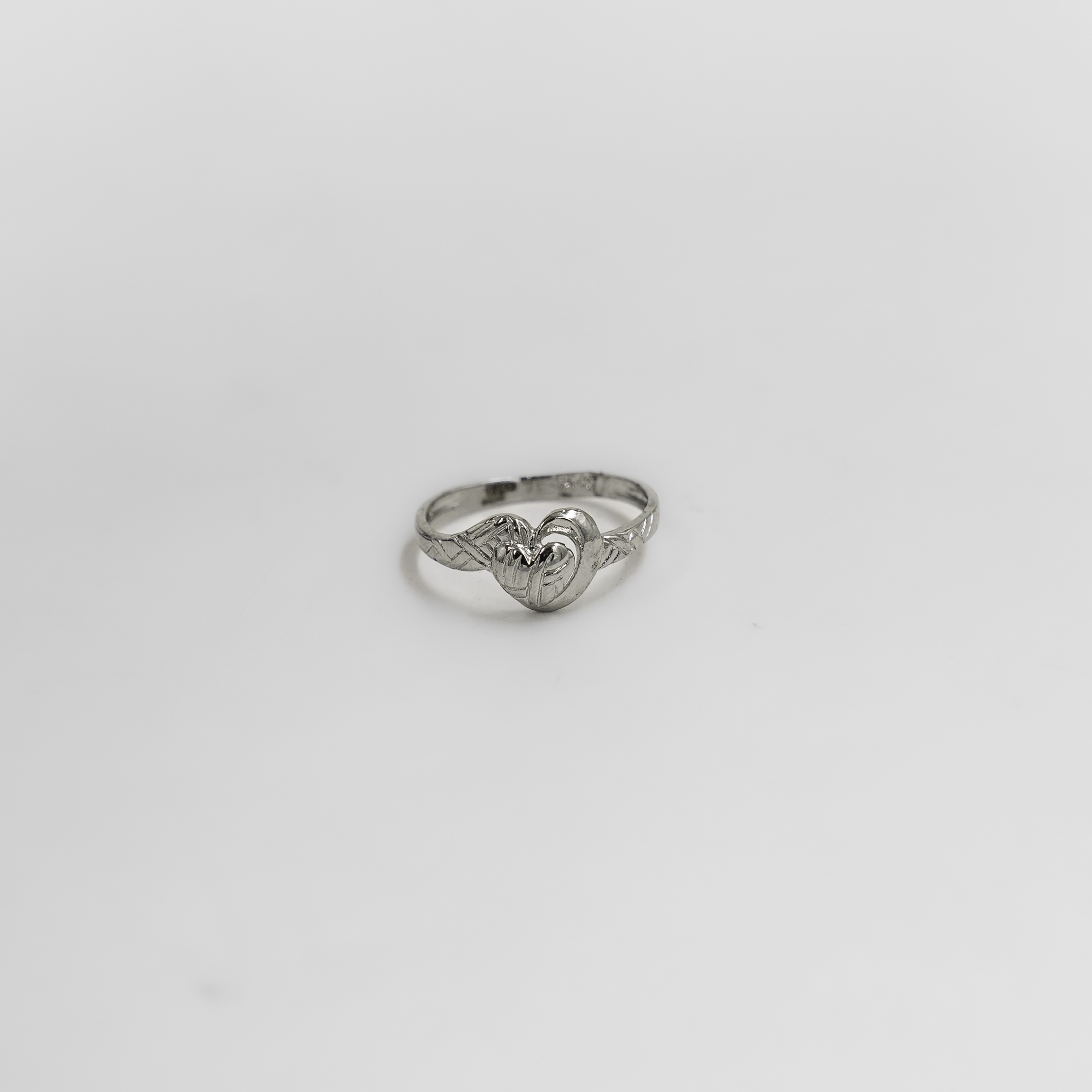 Elegant Silver Heart Ring With Leaf