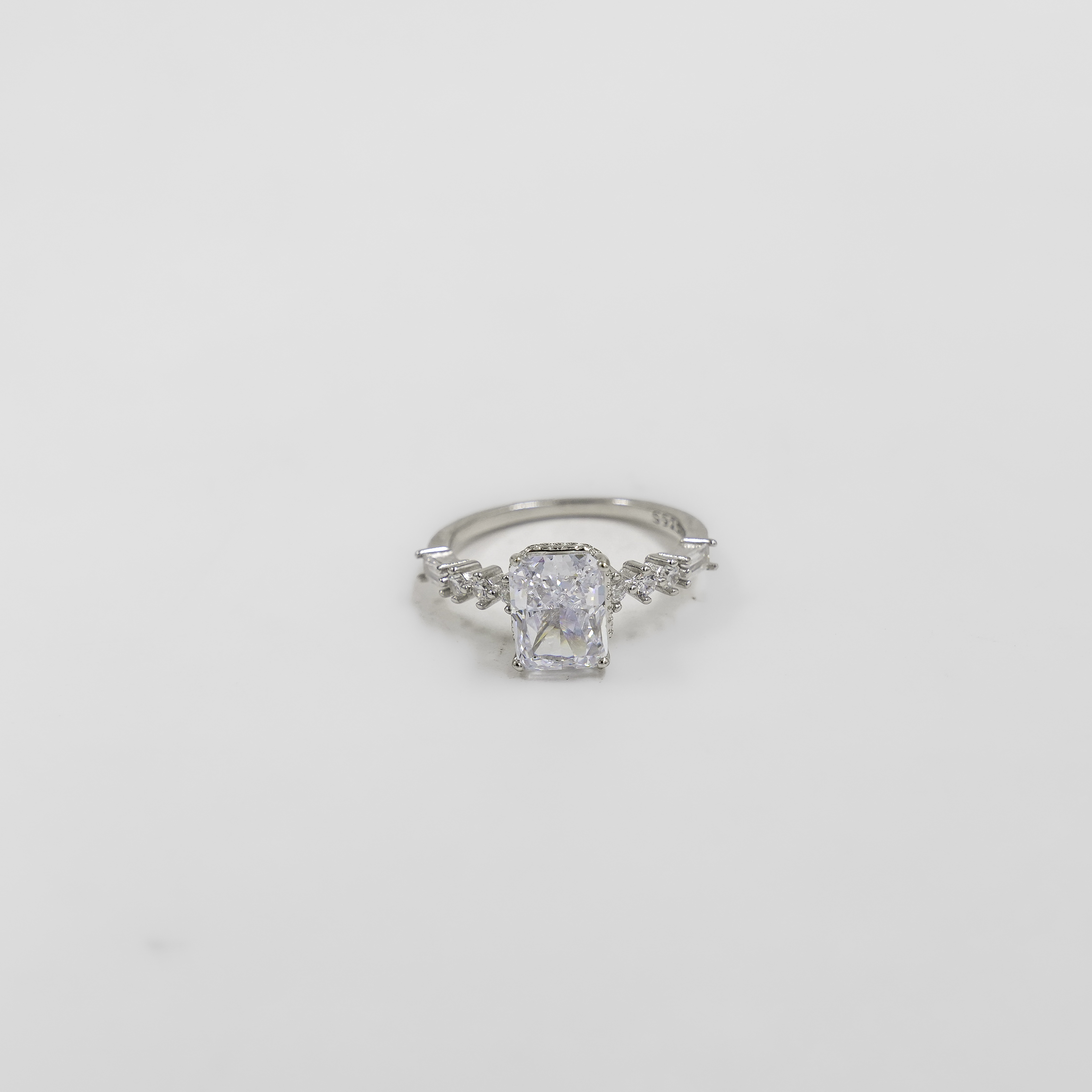 Elegant Sterling Silver Ring With Cubic