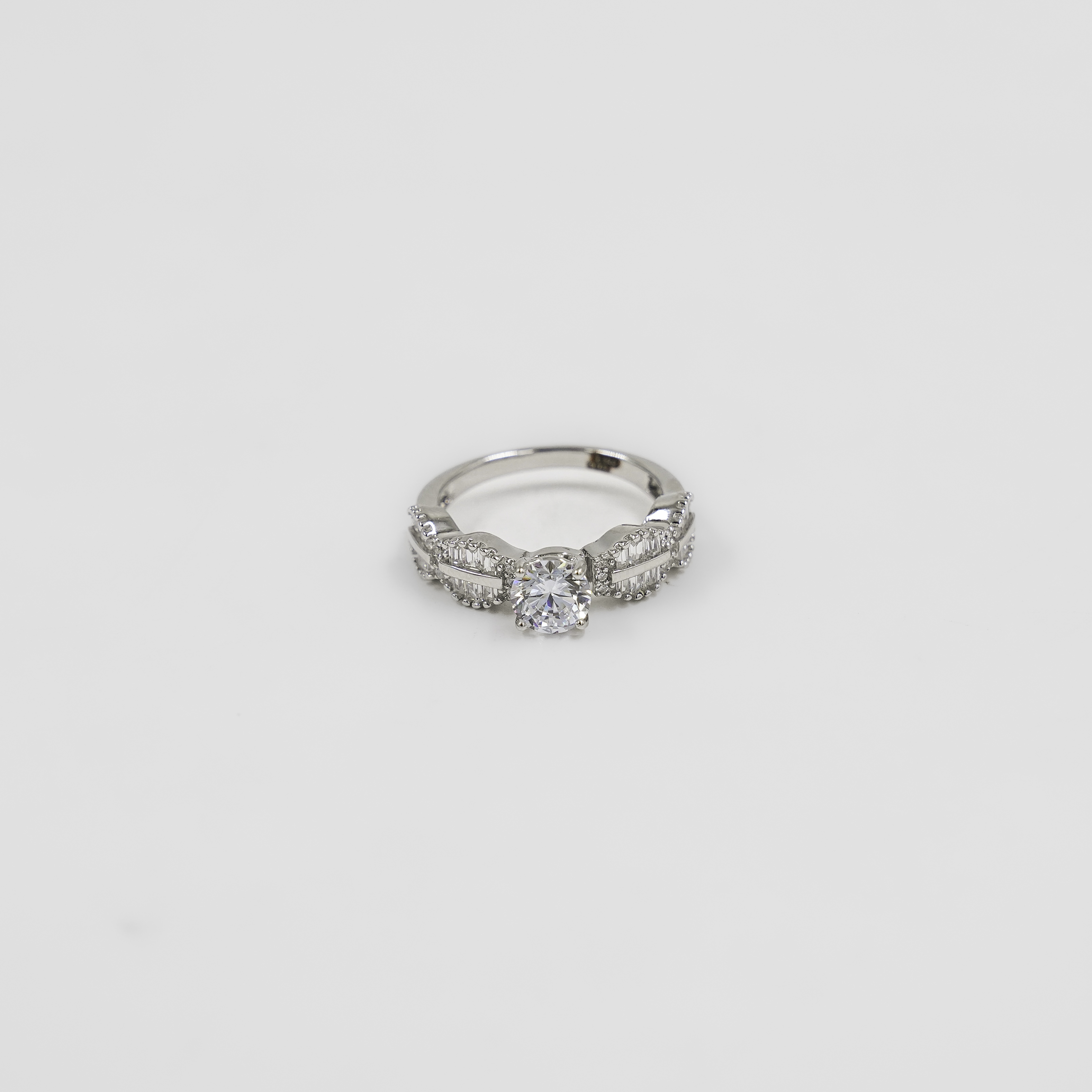 Elegant Silver Ring With Sparkling Cubic