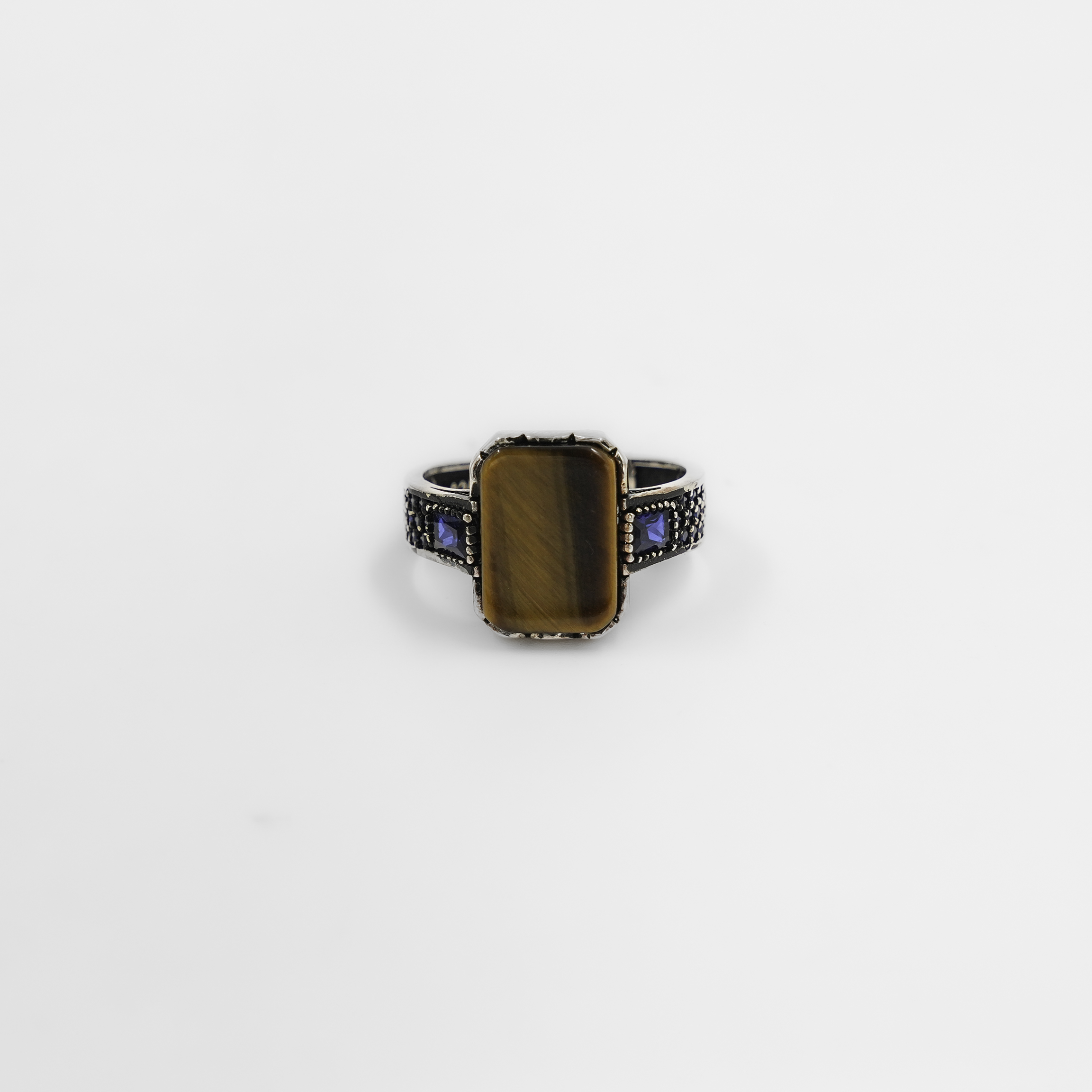 Elegant Silver Ring With Tiger Eye