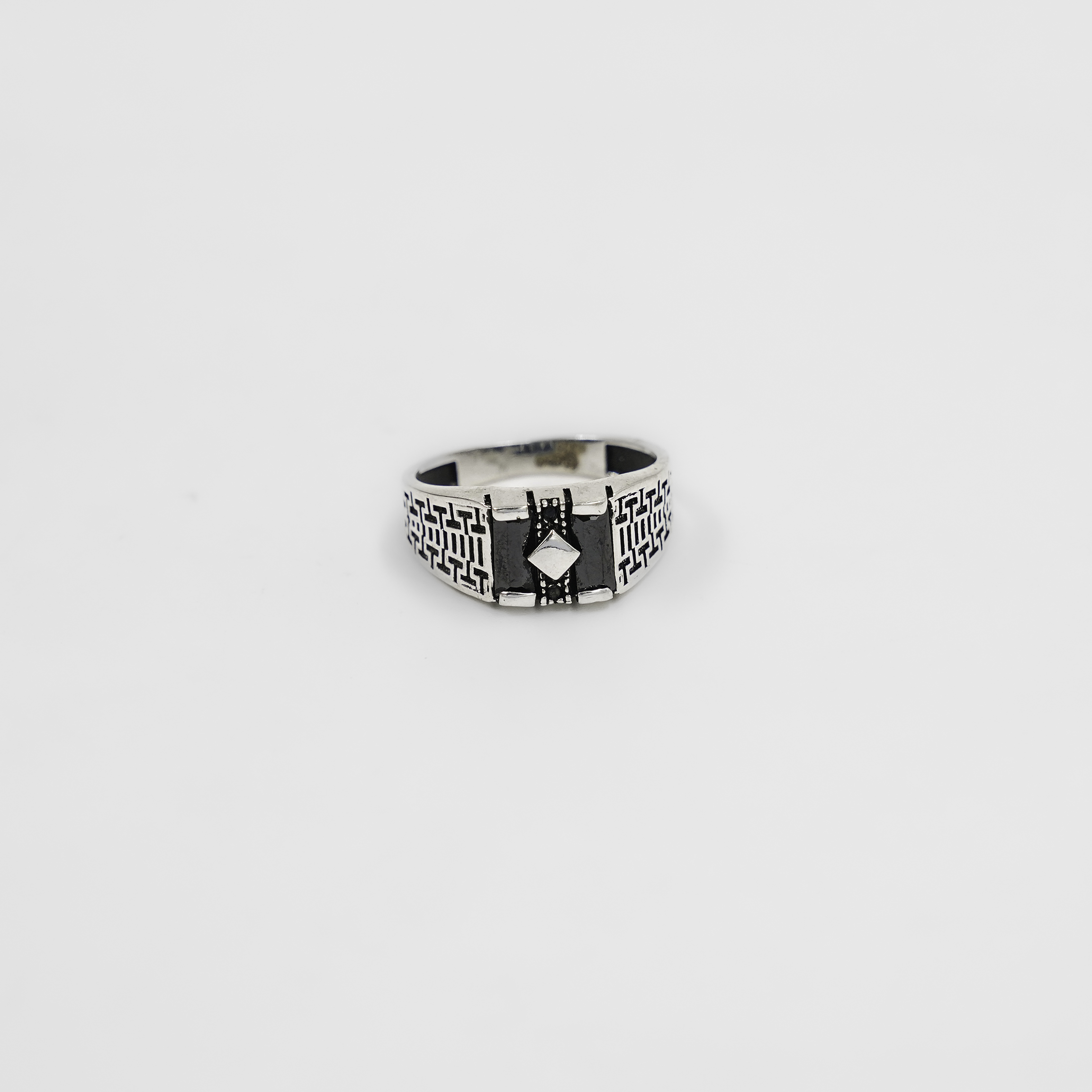 Elegant Silver Tone Patterned Ring
