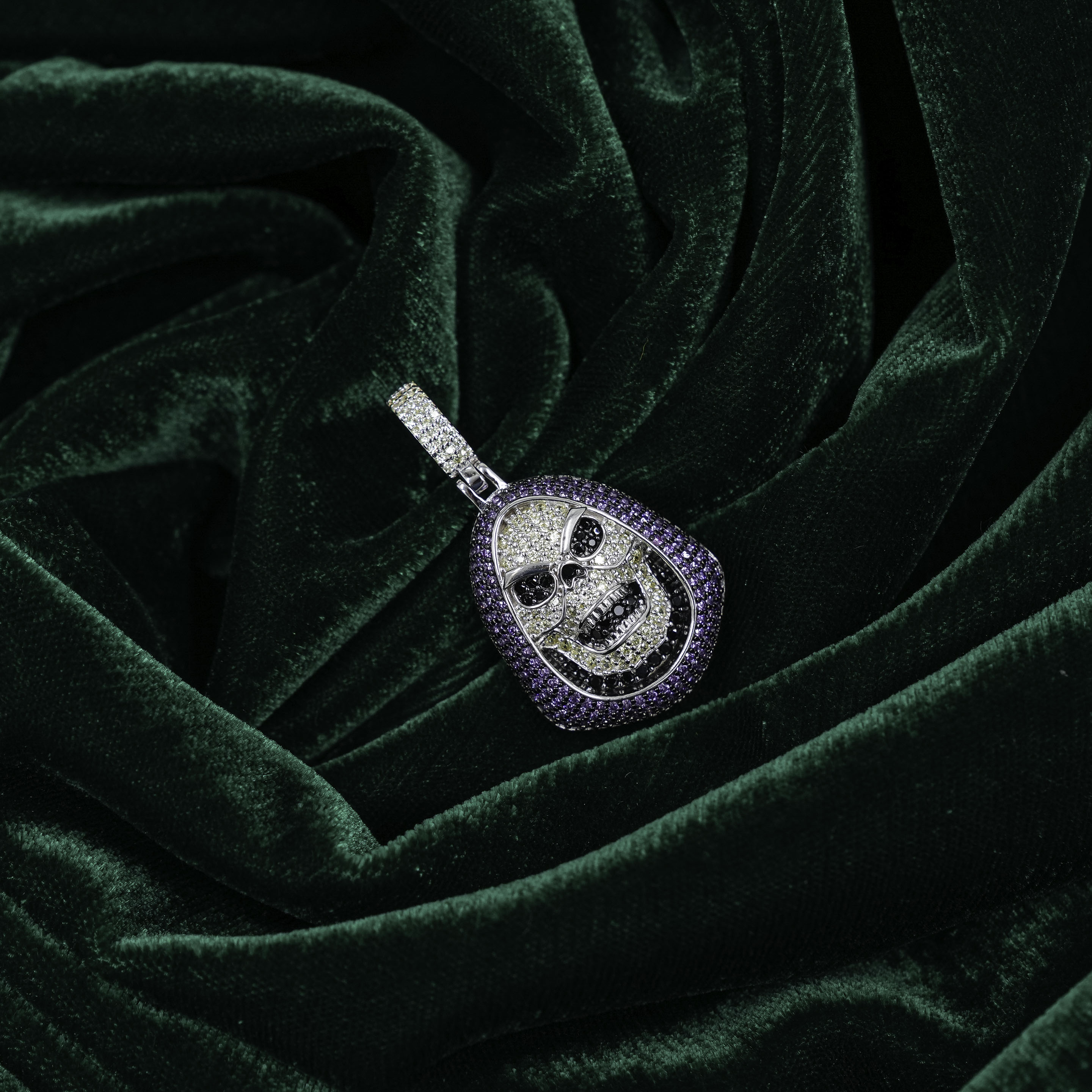 Elegant Silver Skull Pendant With Purple