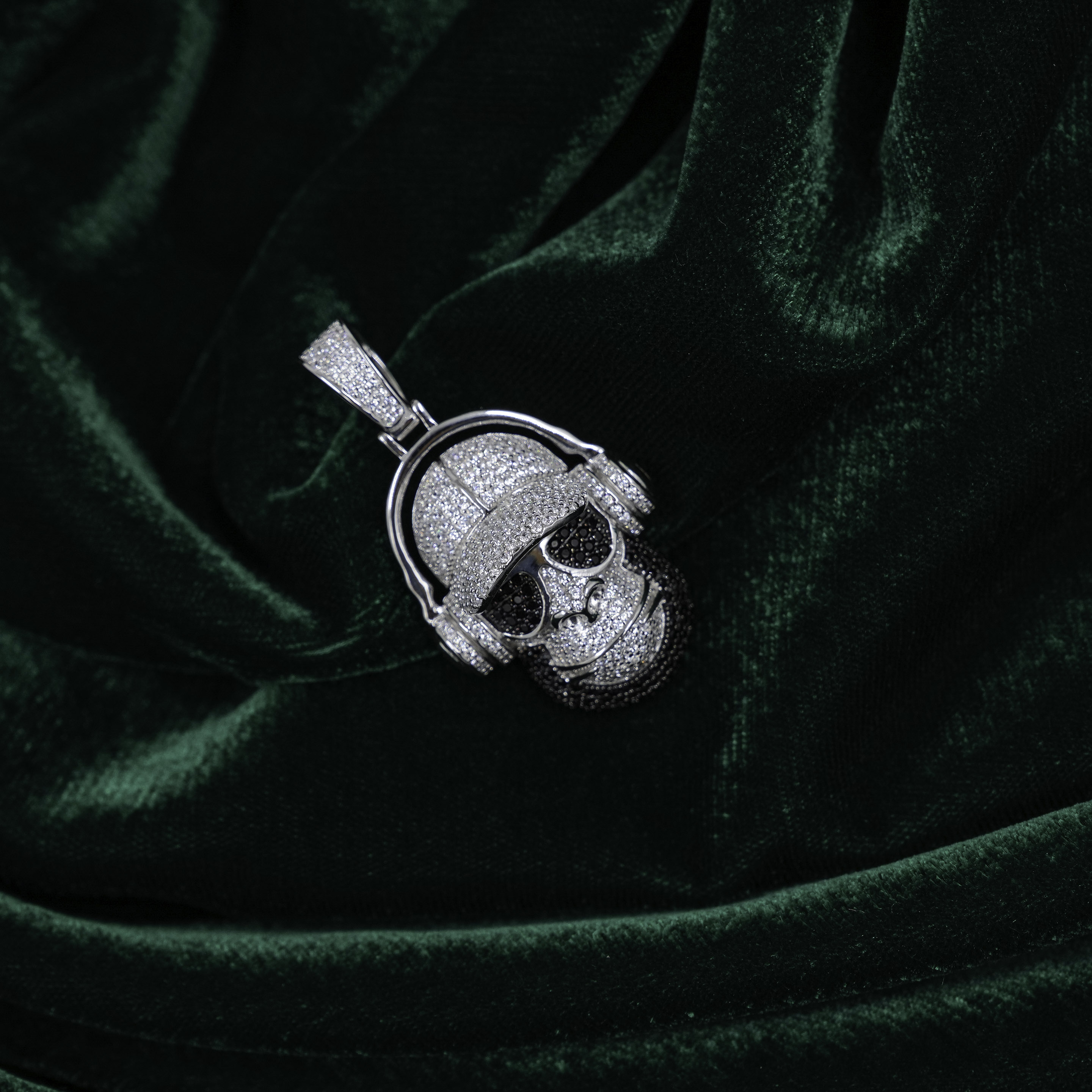 Silver Skull With Headphones Rhodium Pendant