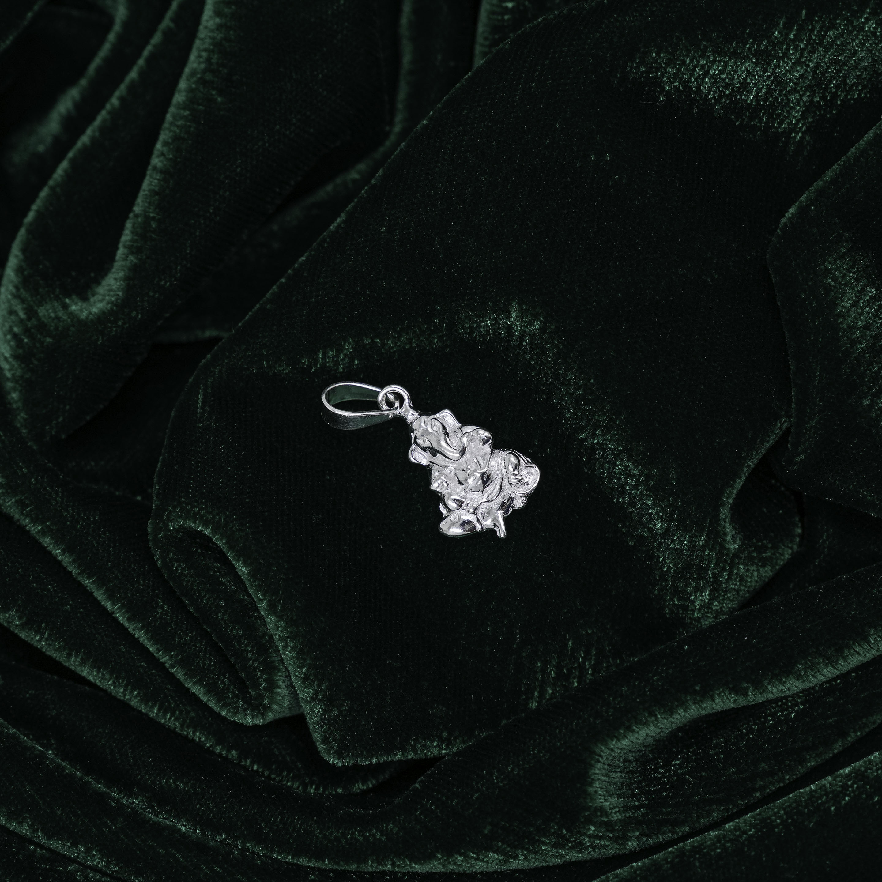 Elegant Silver Ganesha Pendant Hindu God