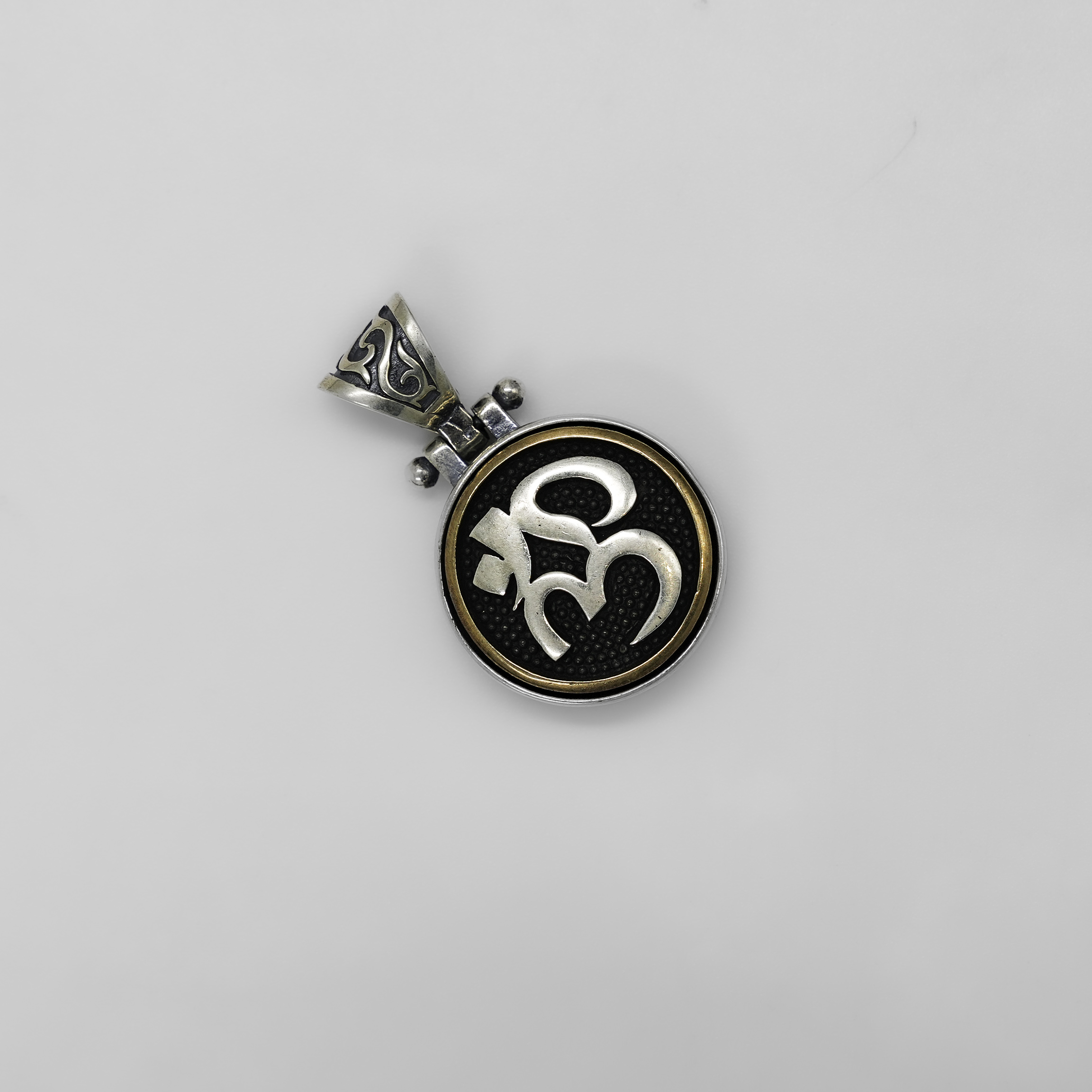 Vintage Sterling Silver Om Symbol Pendant