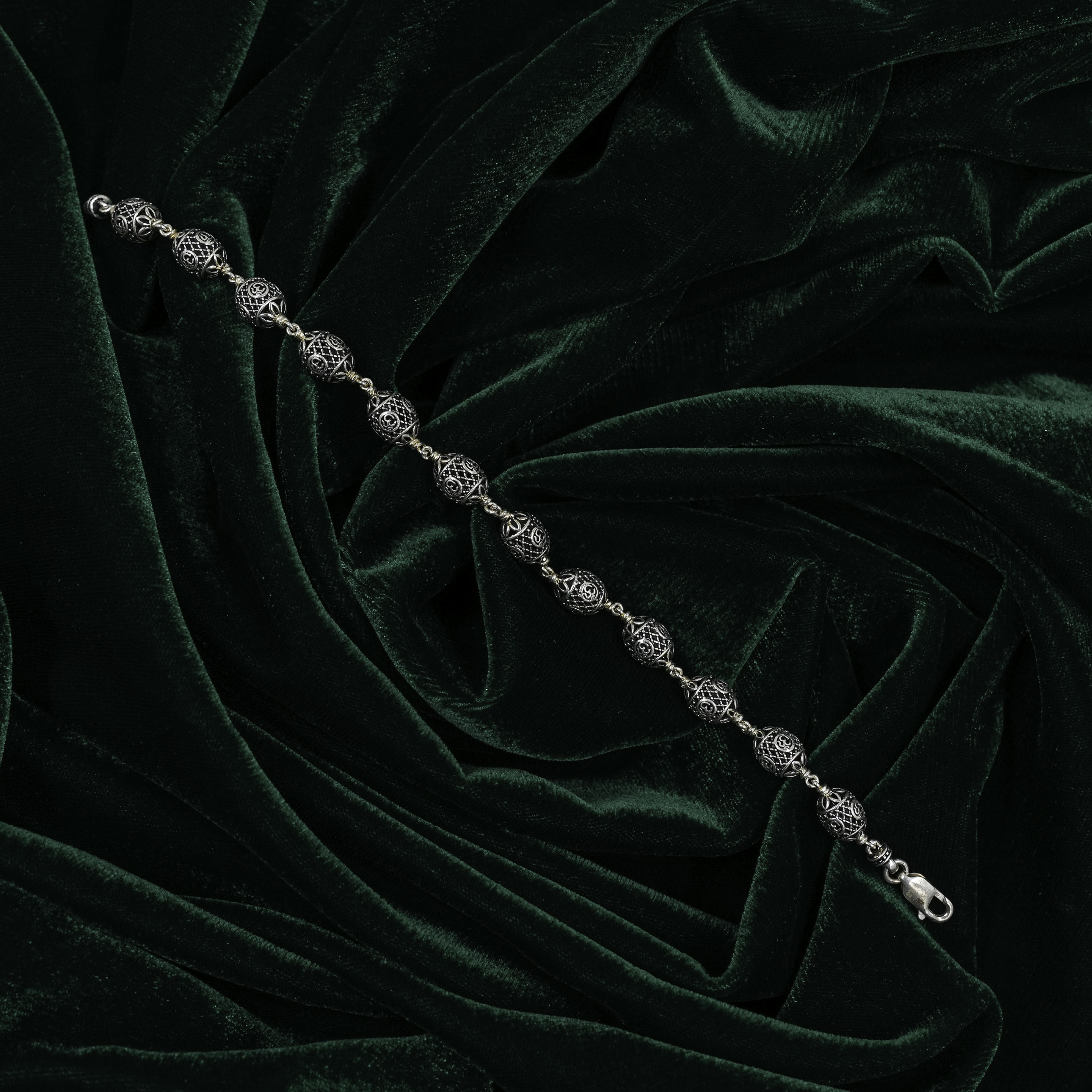 Elegant Silver Filigree Bead Bracelet Green