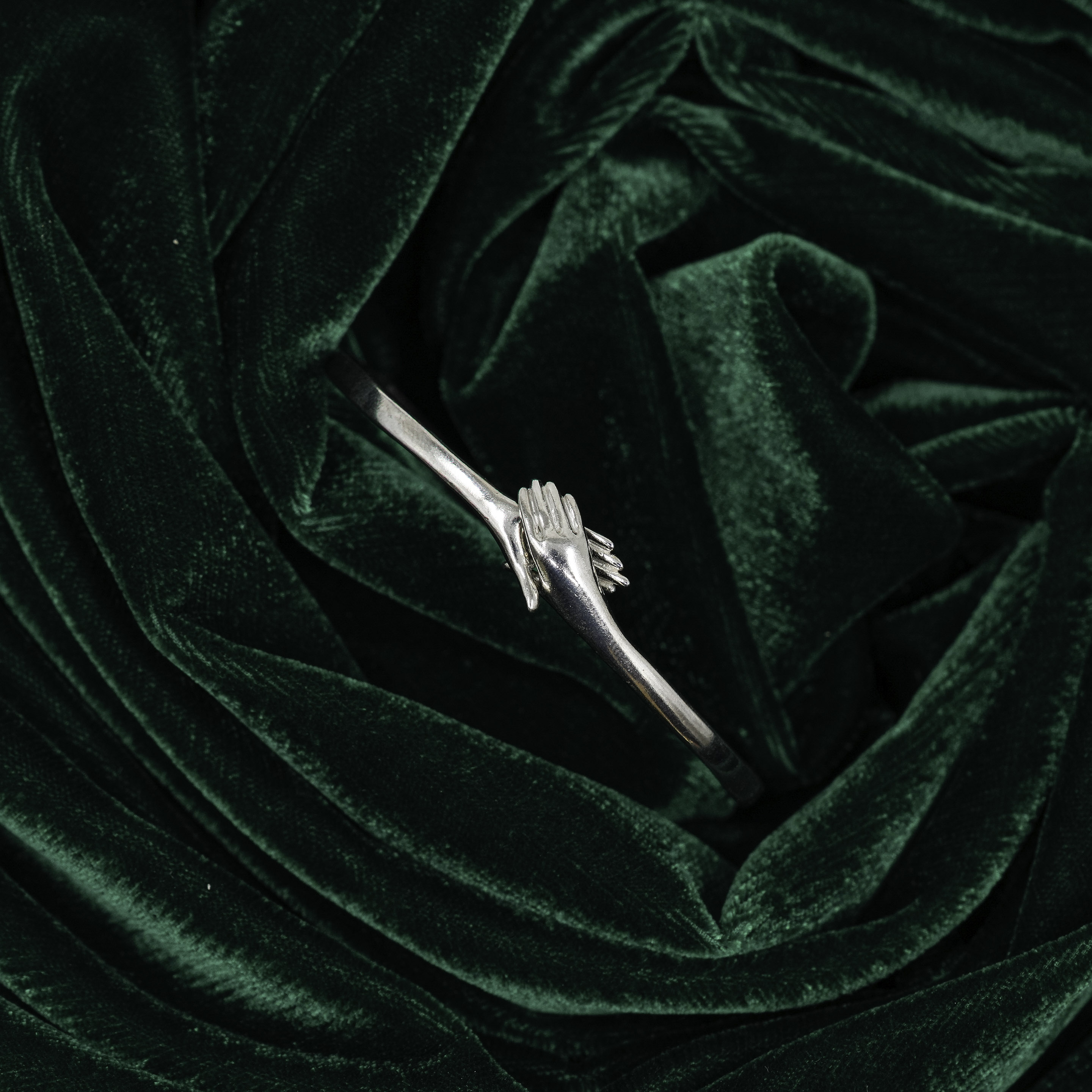 Silver Hugging Bracelet