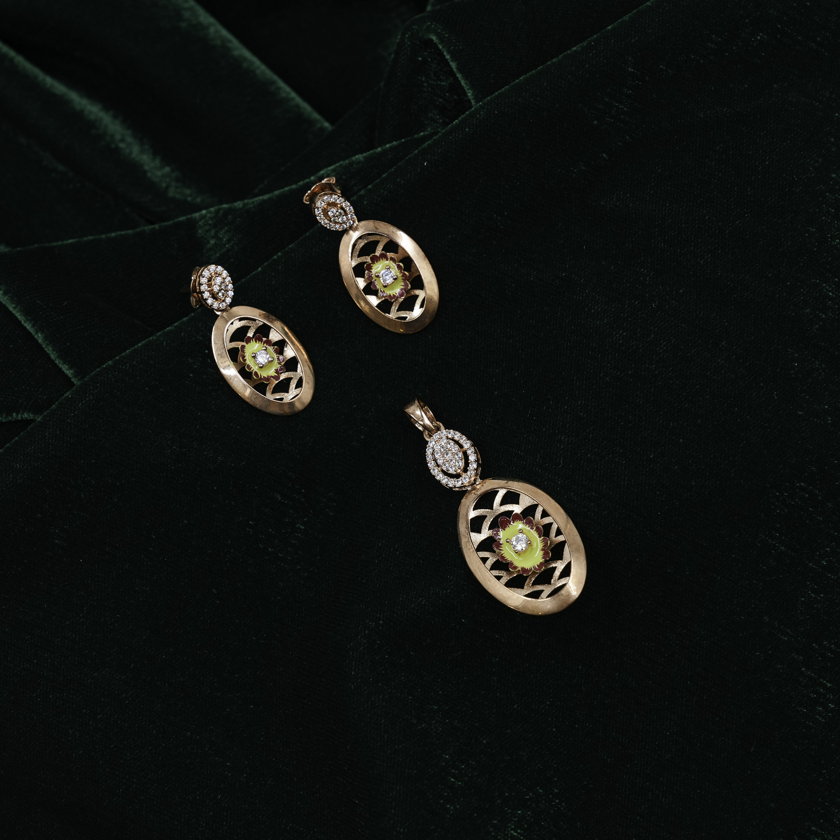 Silver Floral Pendant