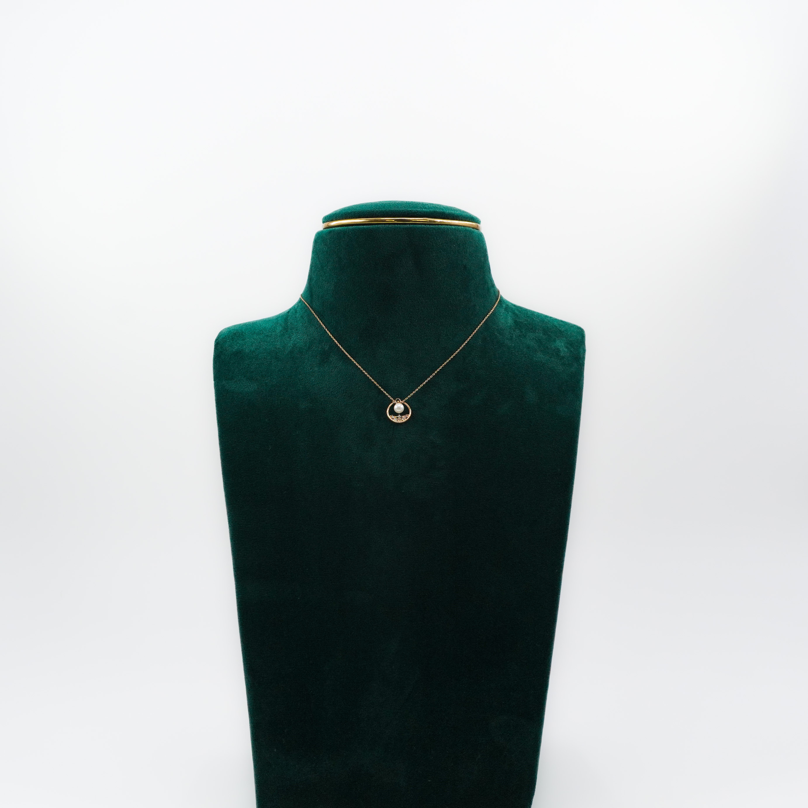 Pearl Circle Pendant