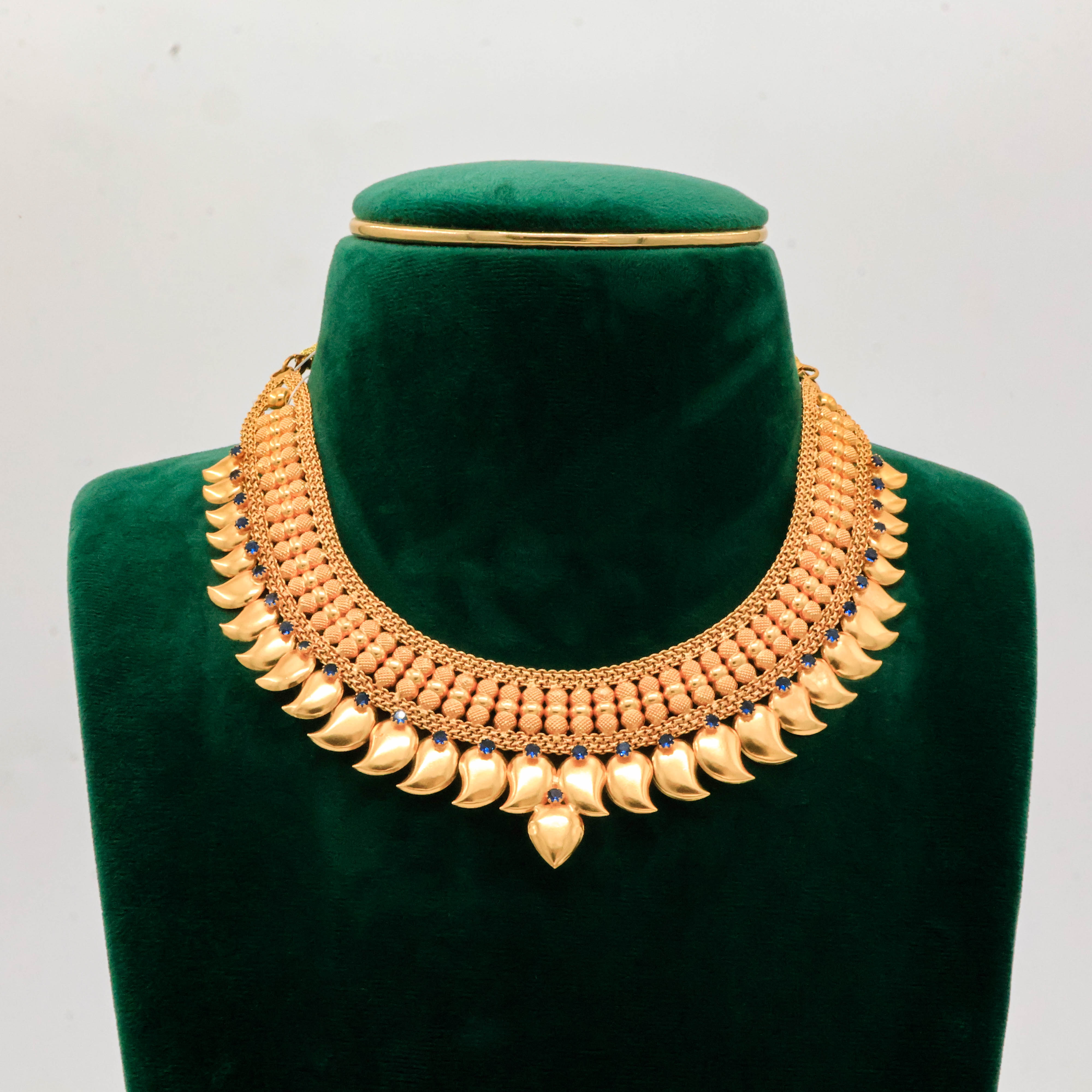 Textured Mango Choker