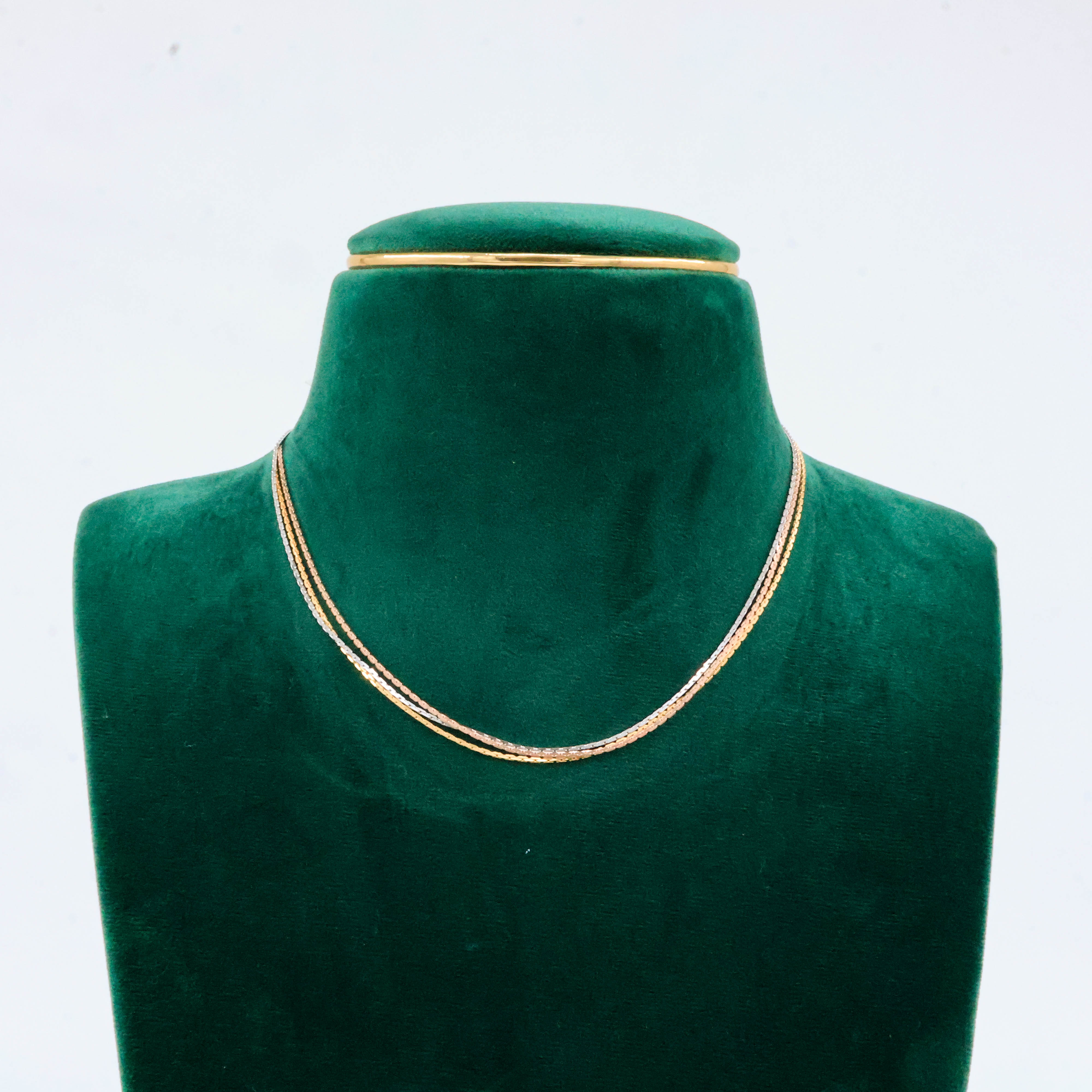 Tri-Color Layered Chain