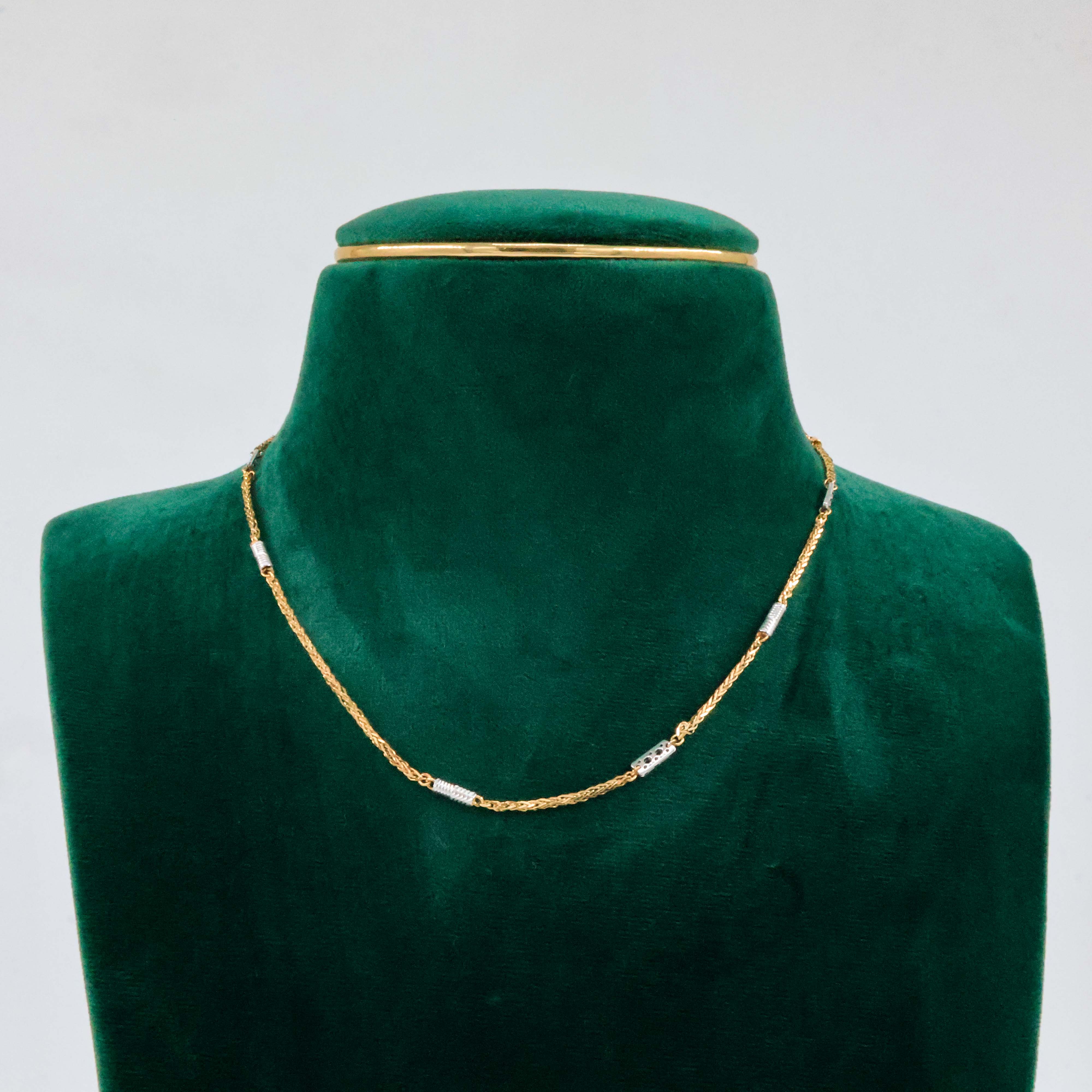 Two-tone Accent Chain