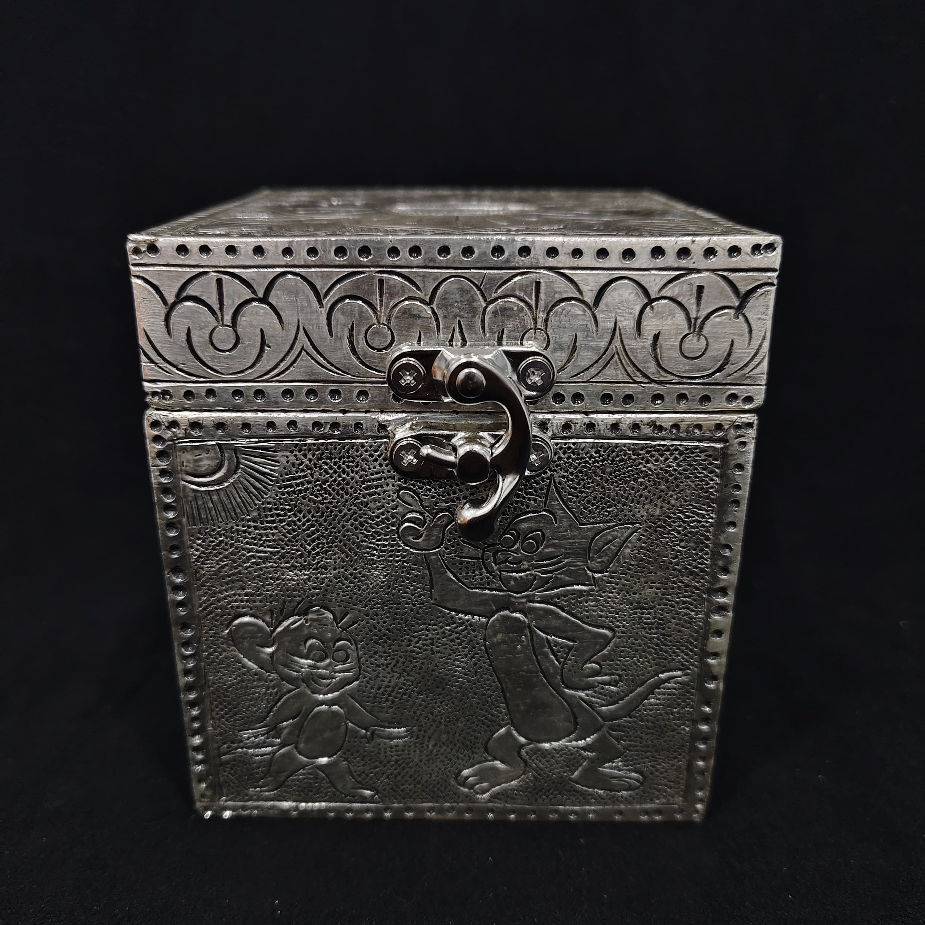 92.5 Silver Antique Finish Storage Box with Velvet Interior