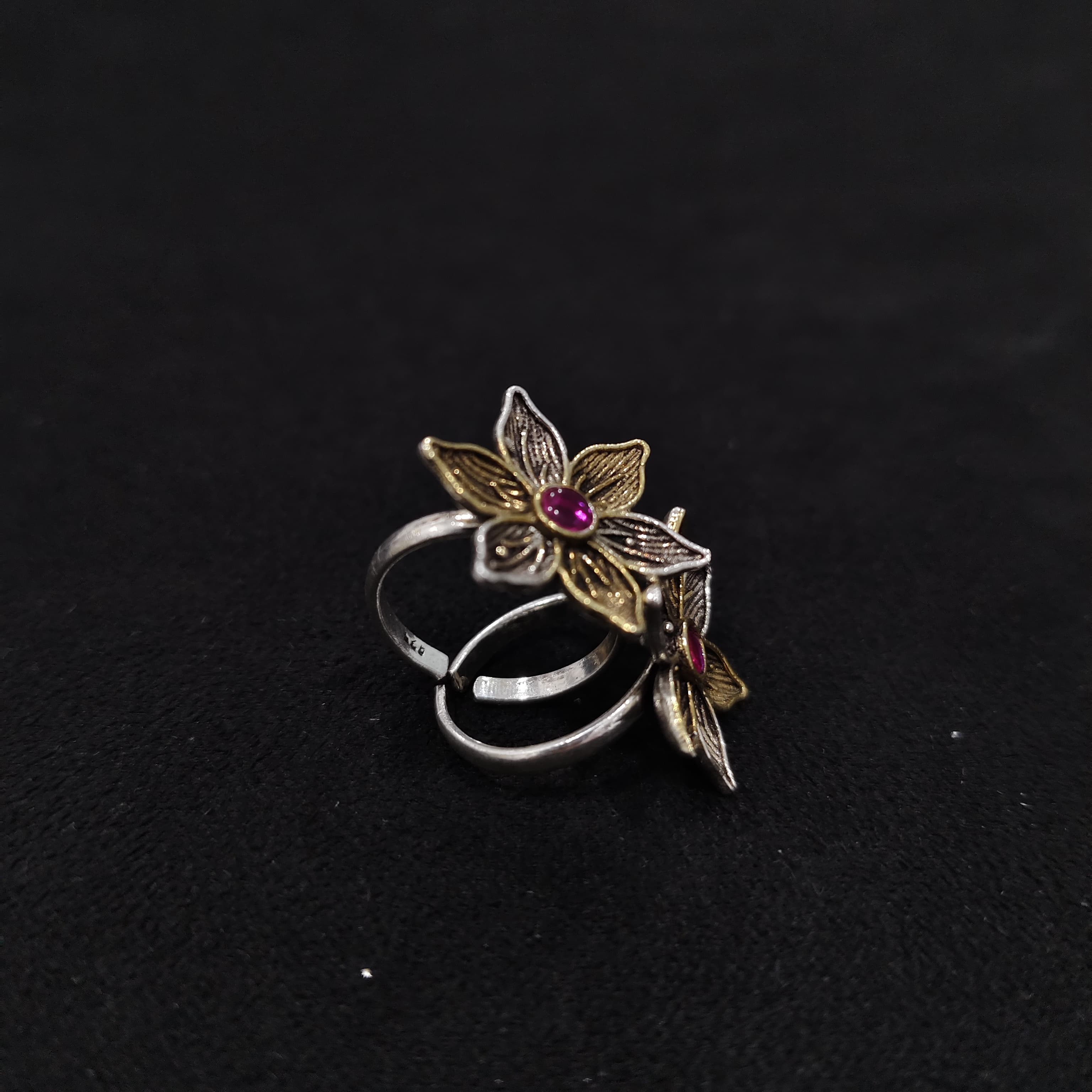 Dual Tone Floral Statement Toe Ring in 92.5 Silver