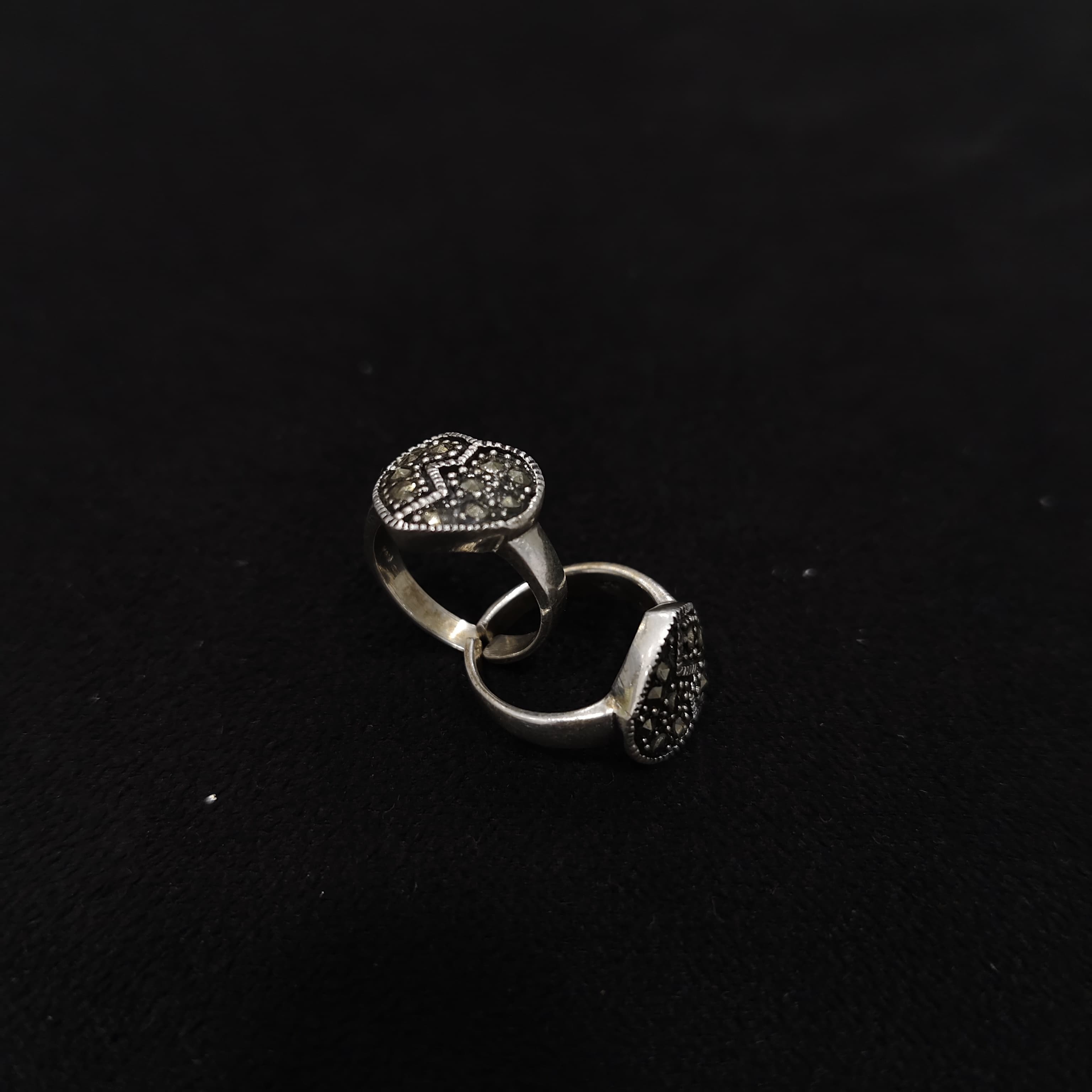 Intricately Carved Silver Toe Ring in 92.5 Silver