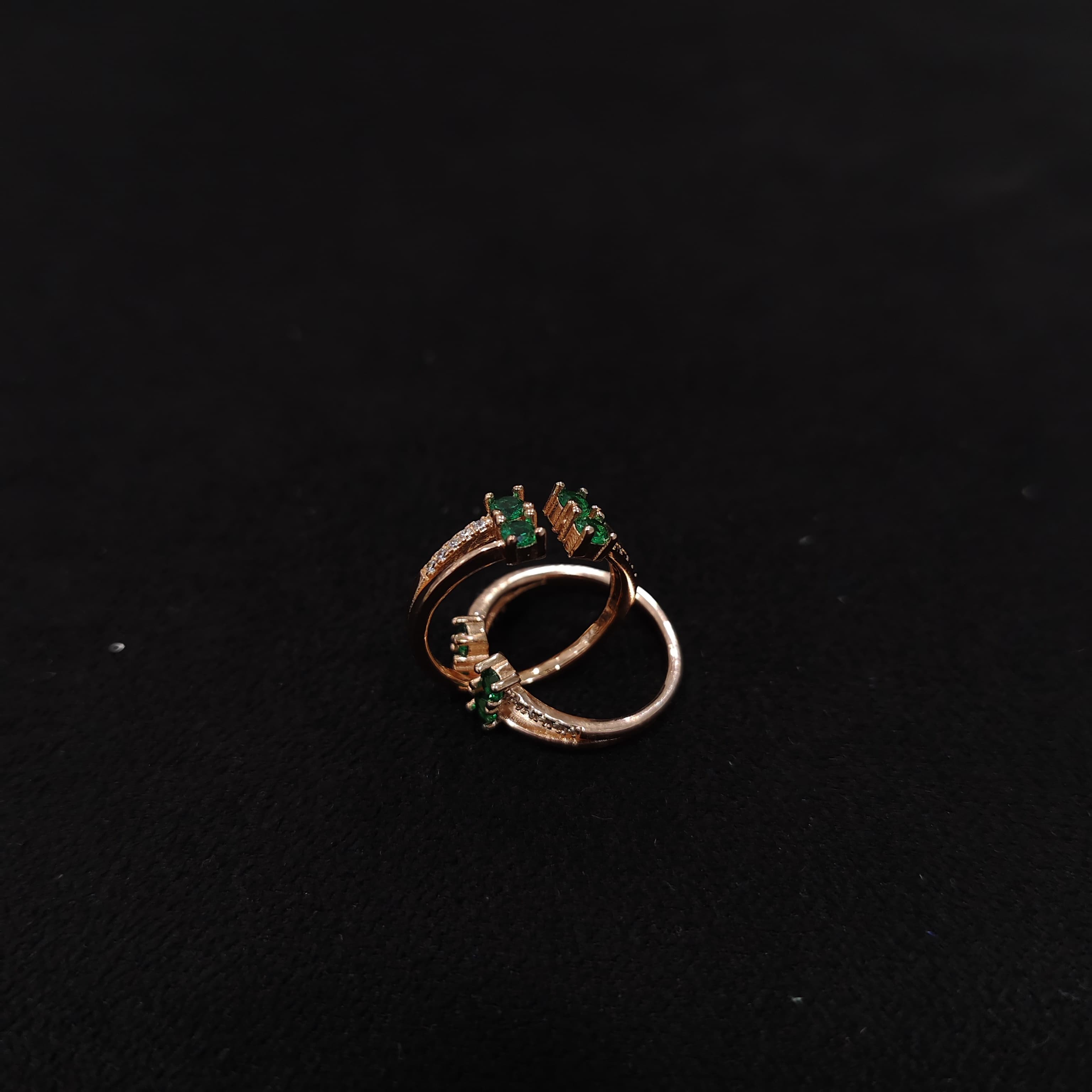 Floral Emerald Green CZ Toe Ring in 92.5 Silver
