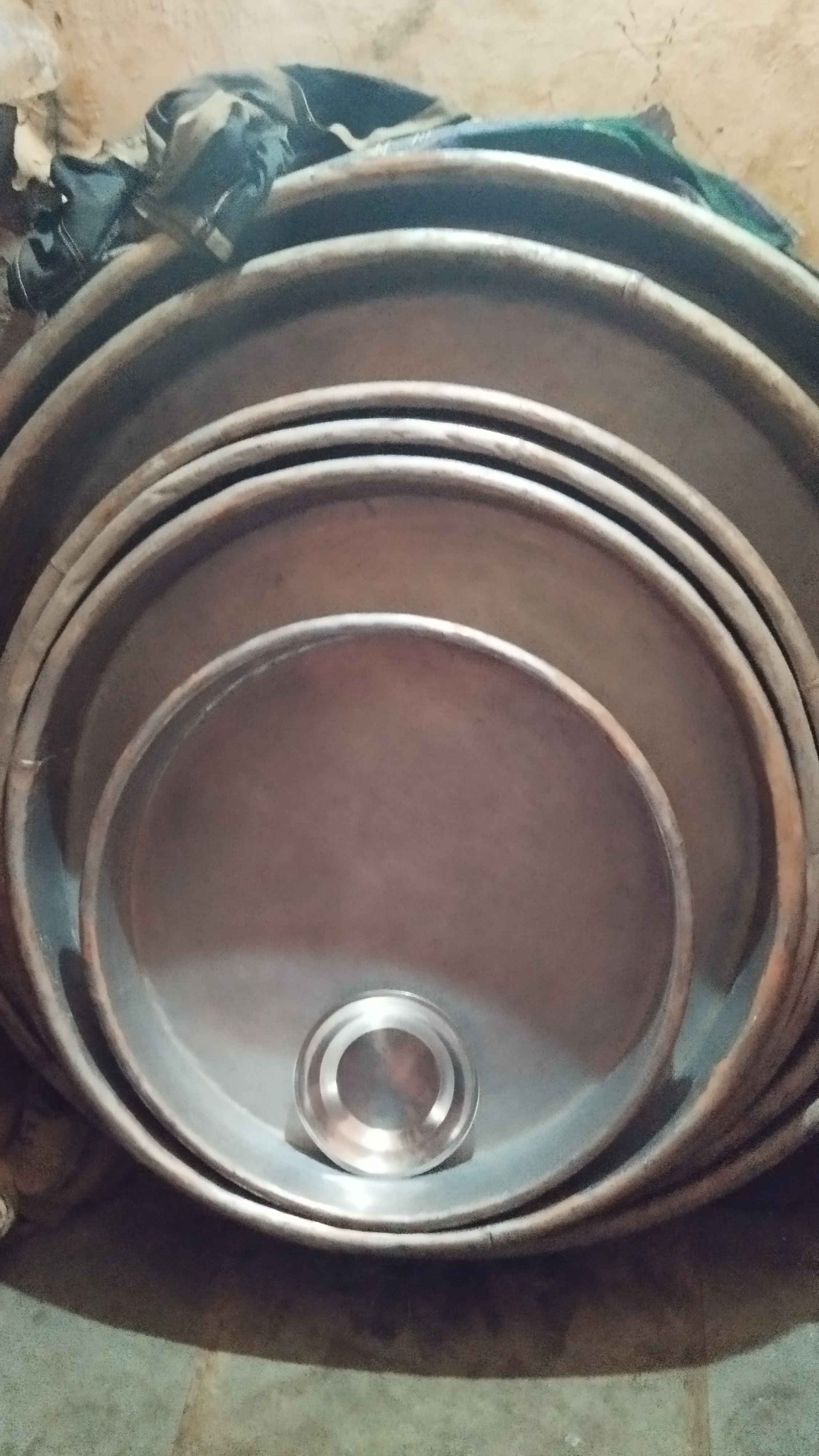 Large Cooking Pots 001
