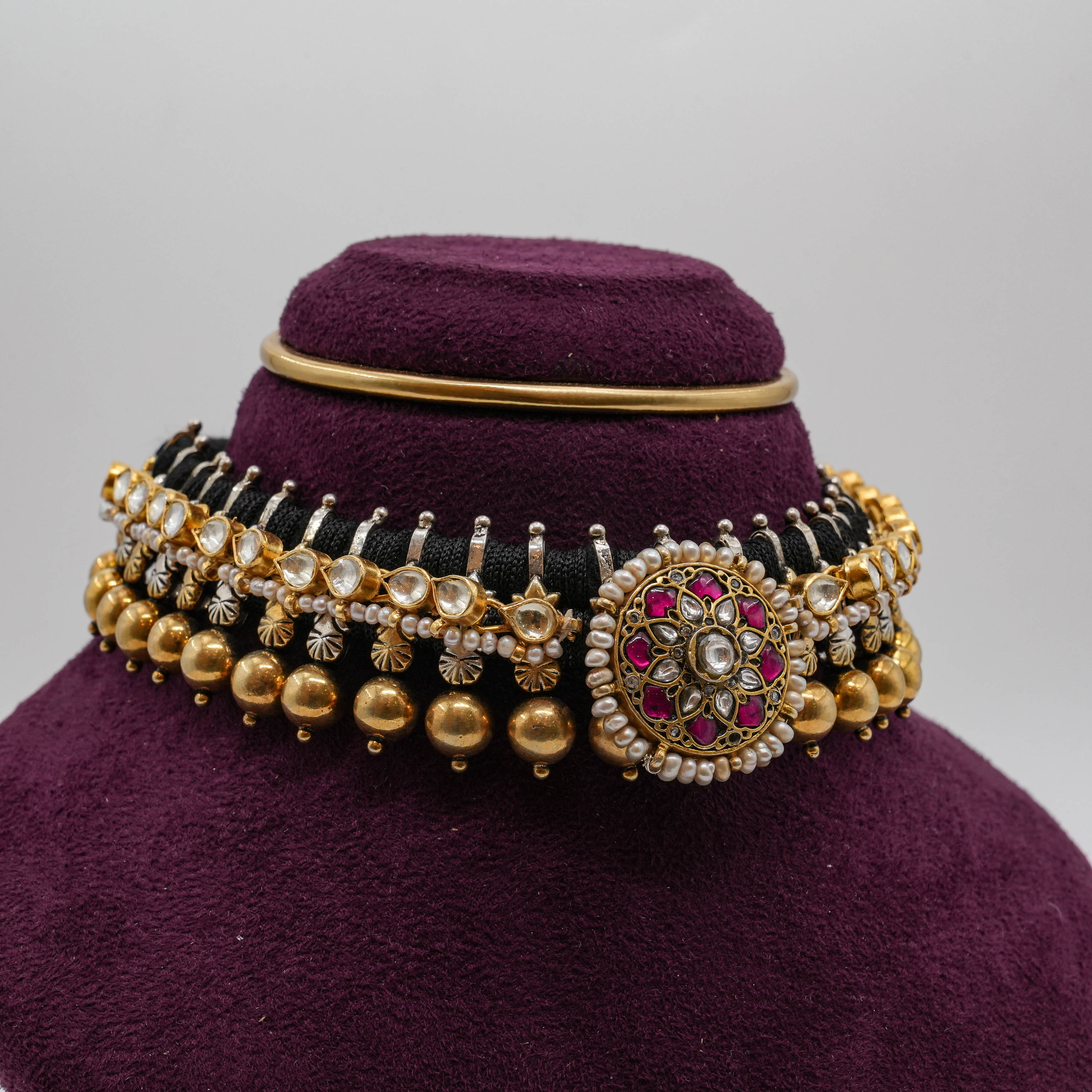 Saubhagya Jewellers - Floral Kundan Choker
