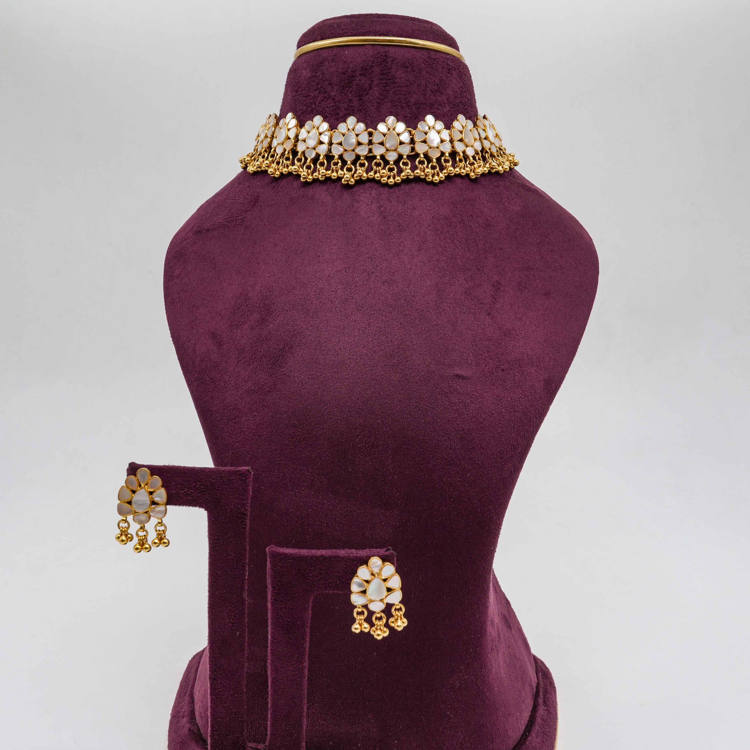 Saubhagya Jewellers - Mother of Pearl Flower Choker
