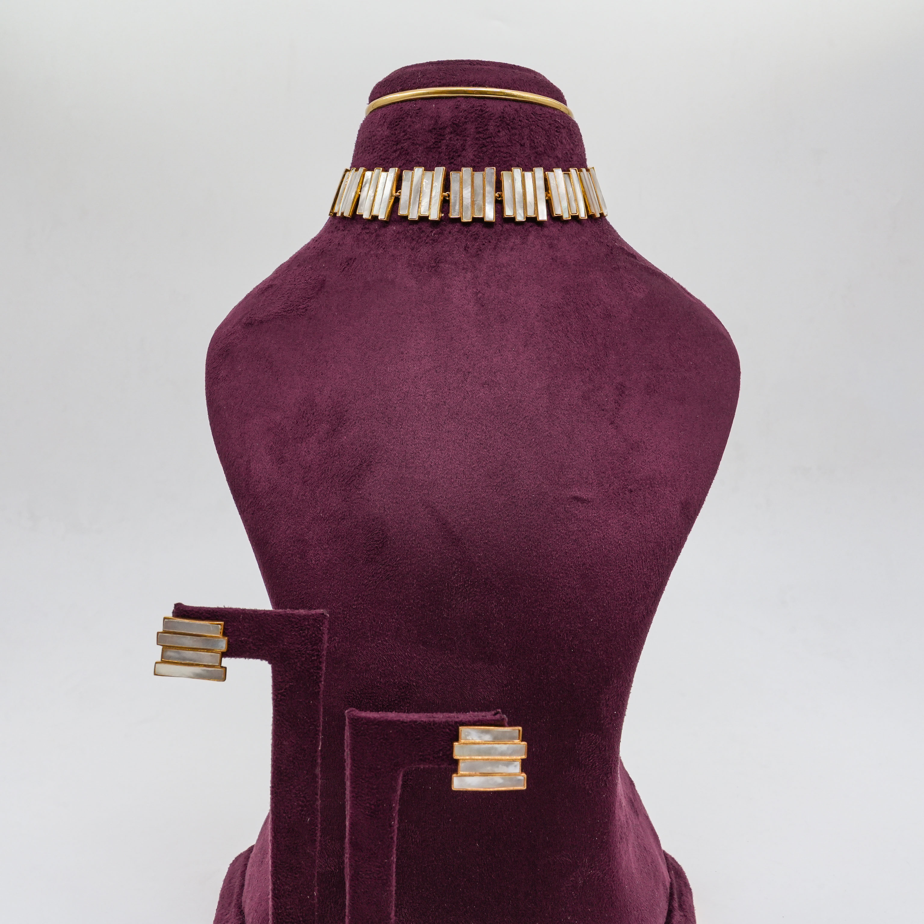 Saubhagya Jewellers - Mother of Pearl Bar Choker