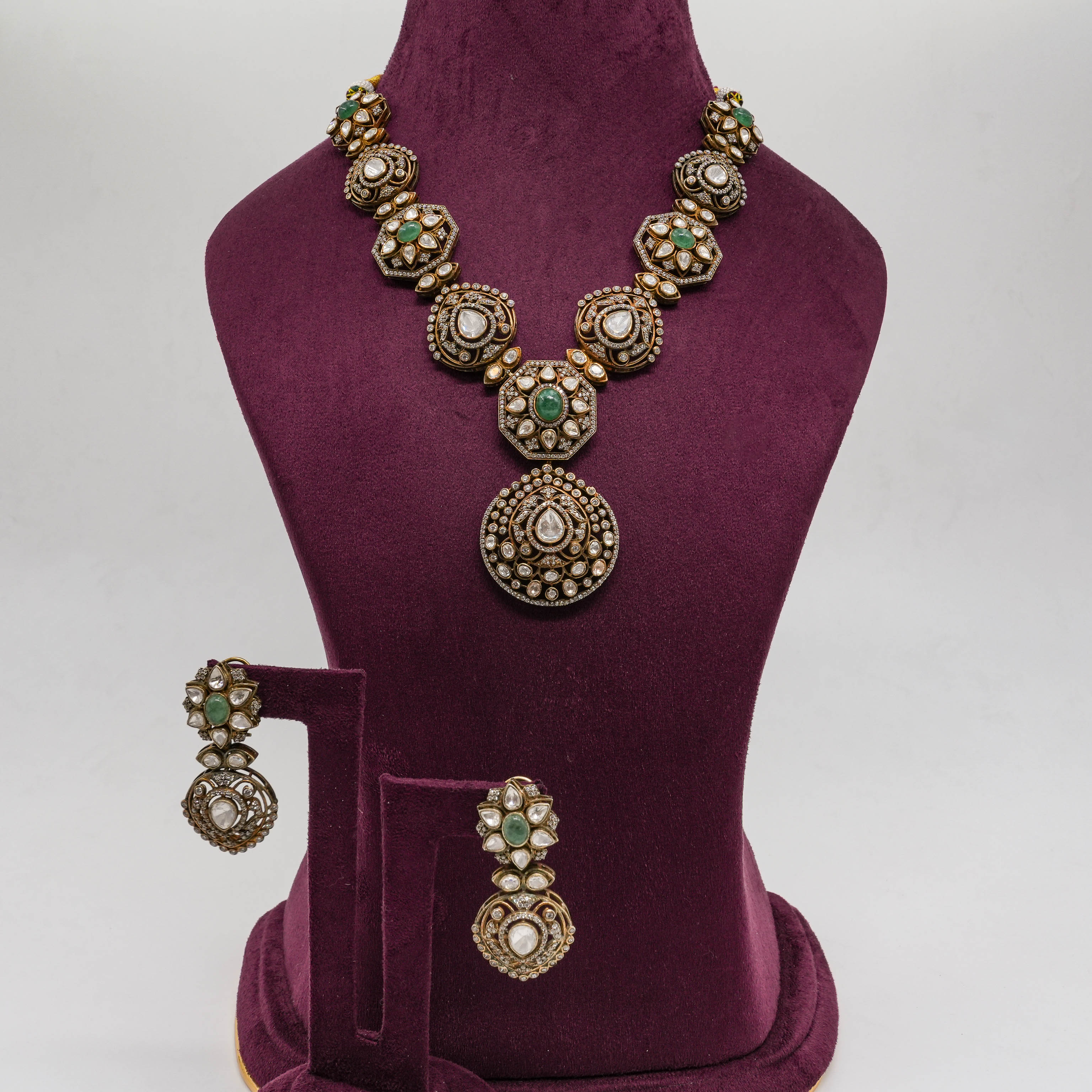 Saubhagya Jewellers - Emerald Flower Necklace