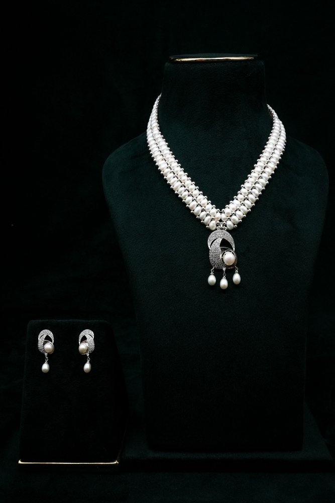 Button Pearl Necklace Set