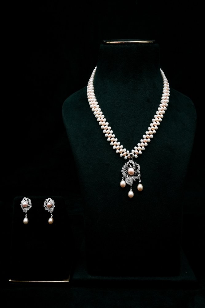 Pearl Necklace Set
