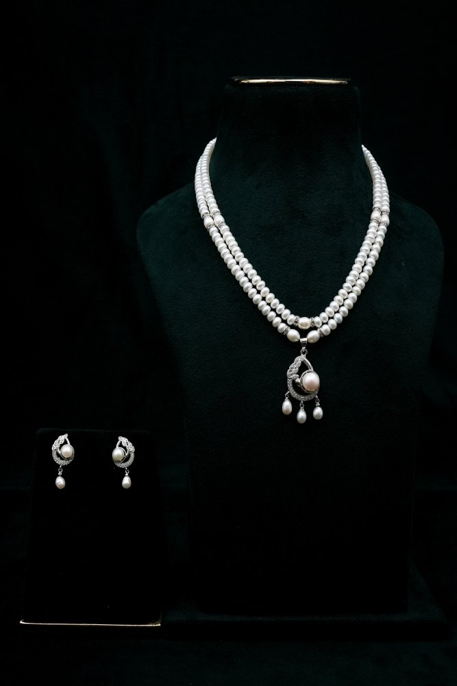 Pearl Necklace Set