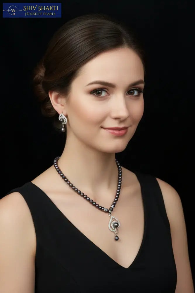 Black Pearl Delicate Design