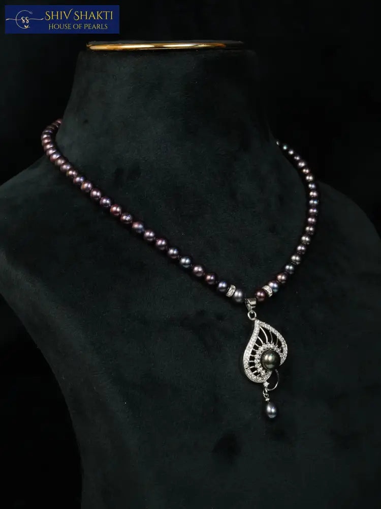 Shiv Shakti Pearls - Black Pearl Delicate Design