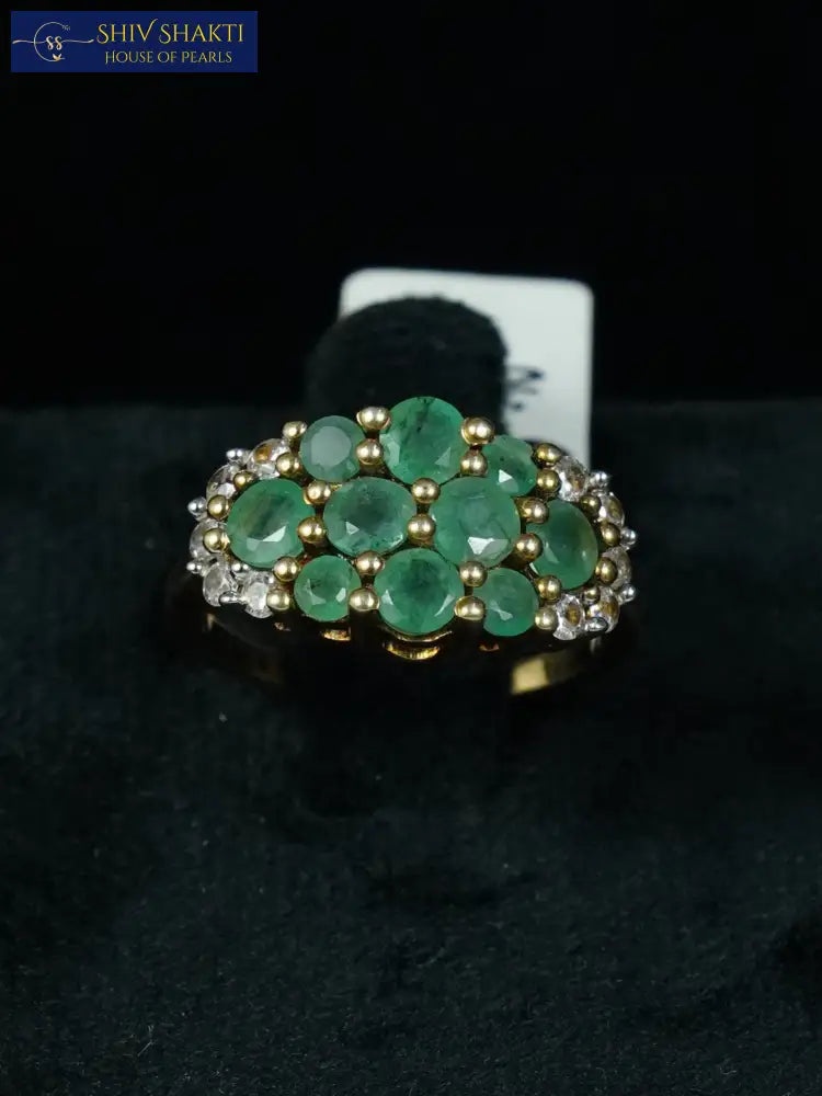 Shiv Shakti Pearls - Bold Elegance Emerald