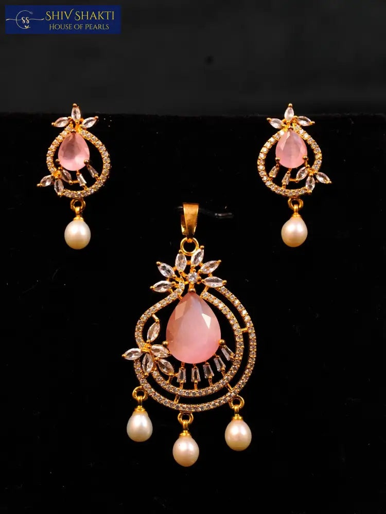 Shiv Shakti Pearls - Bold statement pendant